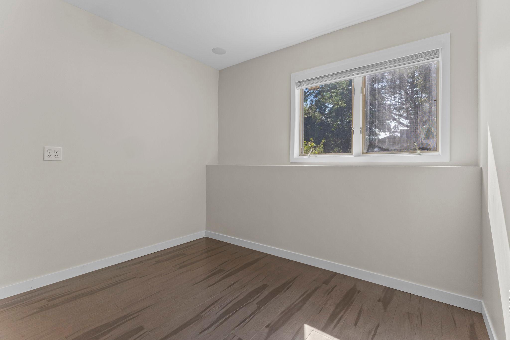 403 Pierce Street NE