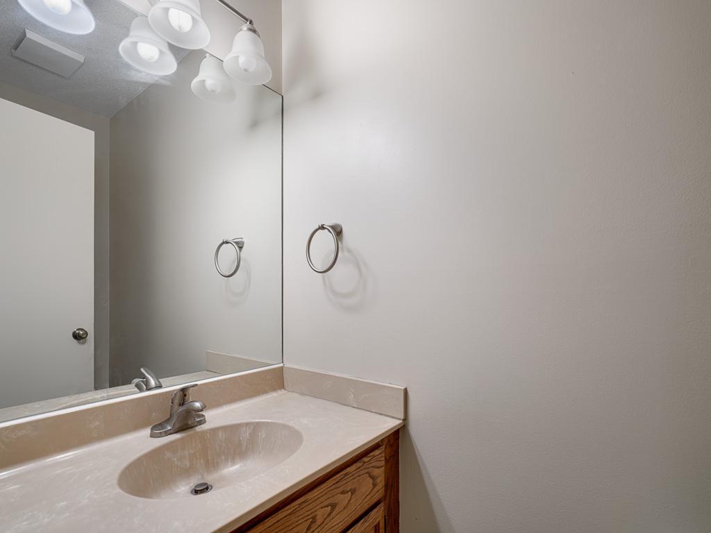 1381 Spencer Road W