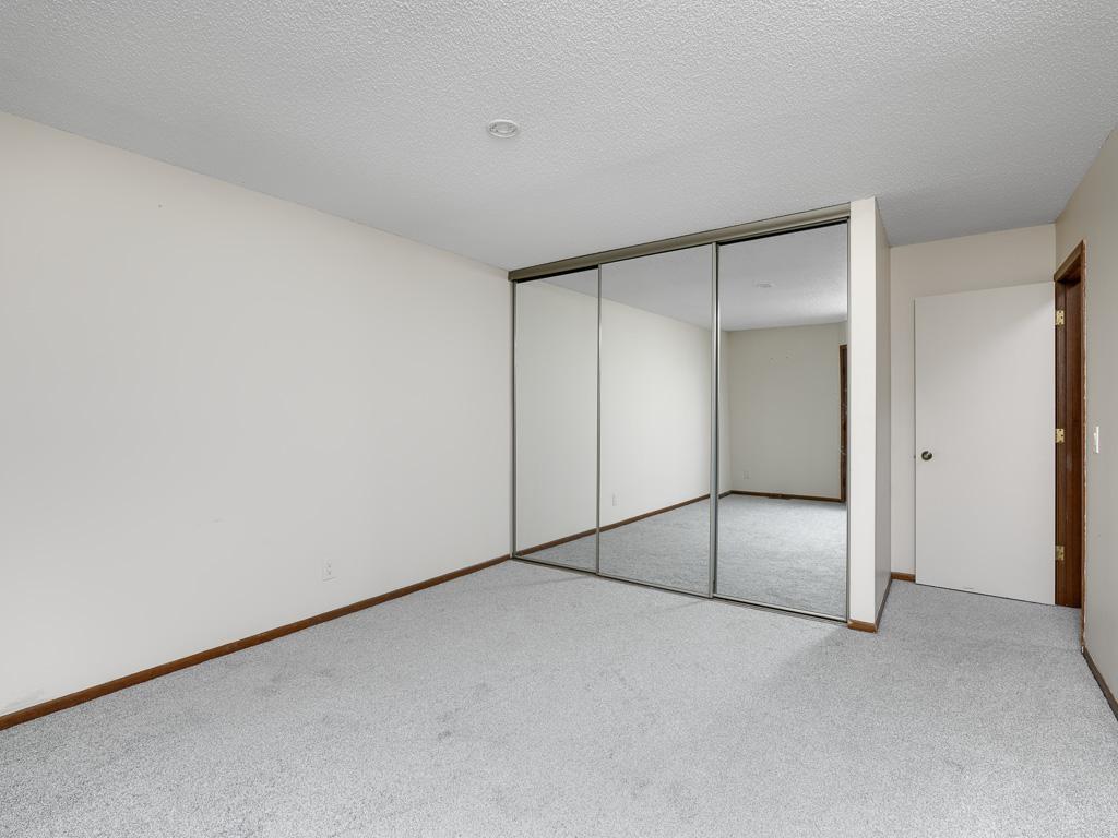 1381 Spencer Road W