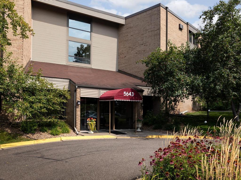 5643 Green Circle Drive Unit: 207