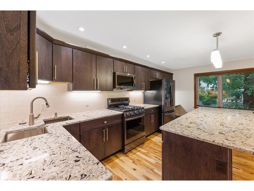 401 Ridgewood Avenue Unit: 104