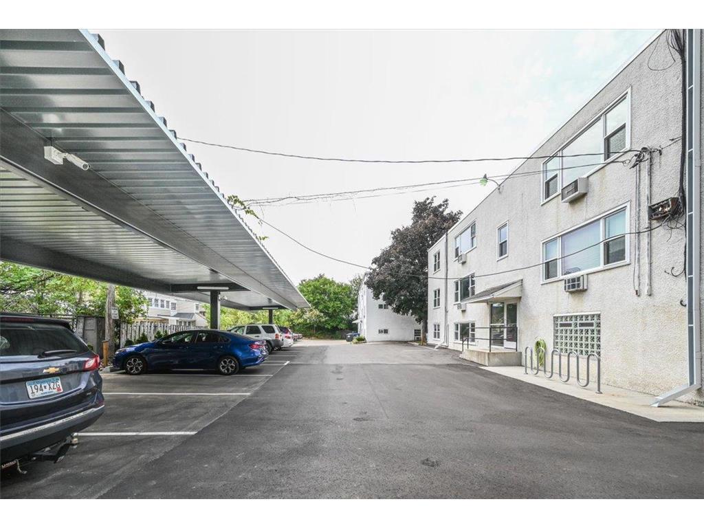 401 Ridgewood Avenue Unit: 104