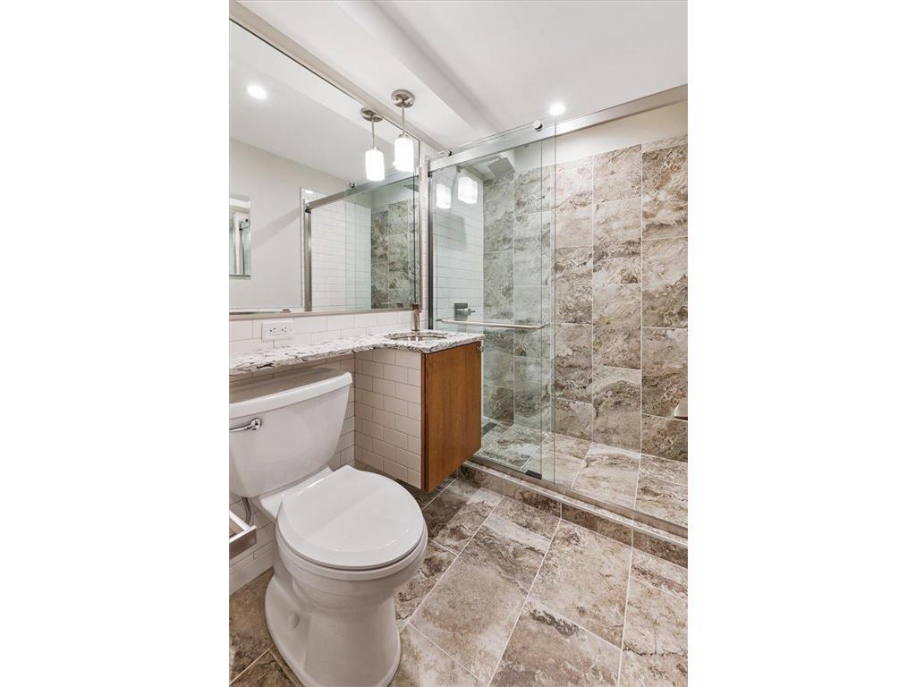 401 Ridgewood Avenue Unit: 104