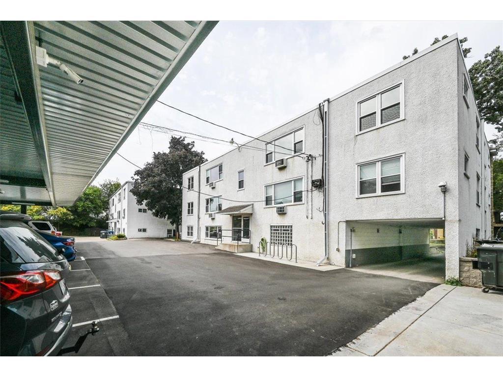 401 Ridgewood Avenue Unit: 104
