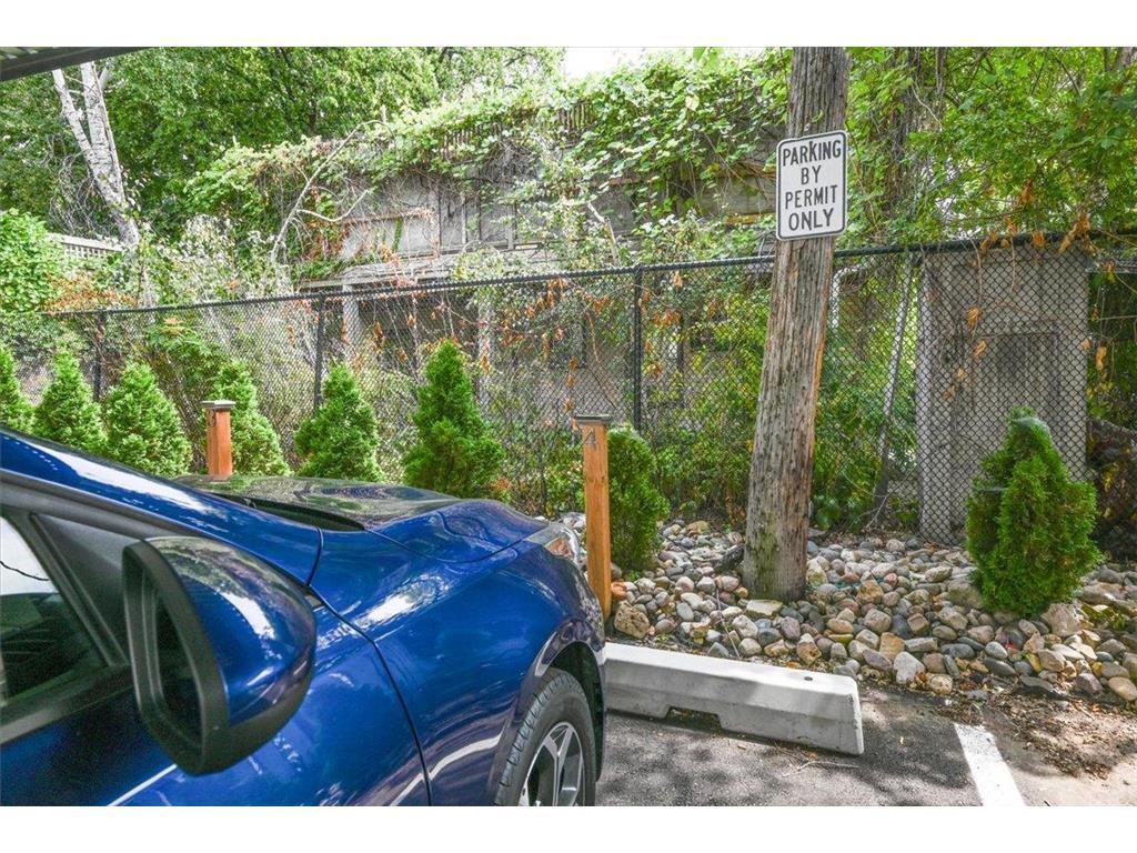 401 Ridgewood Avenue Unit: 104