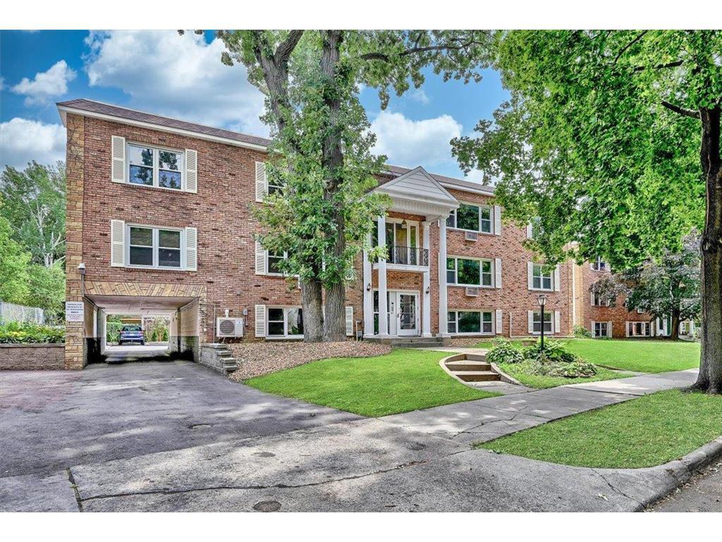 401 Ridgewood Avenue Unit: 104