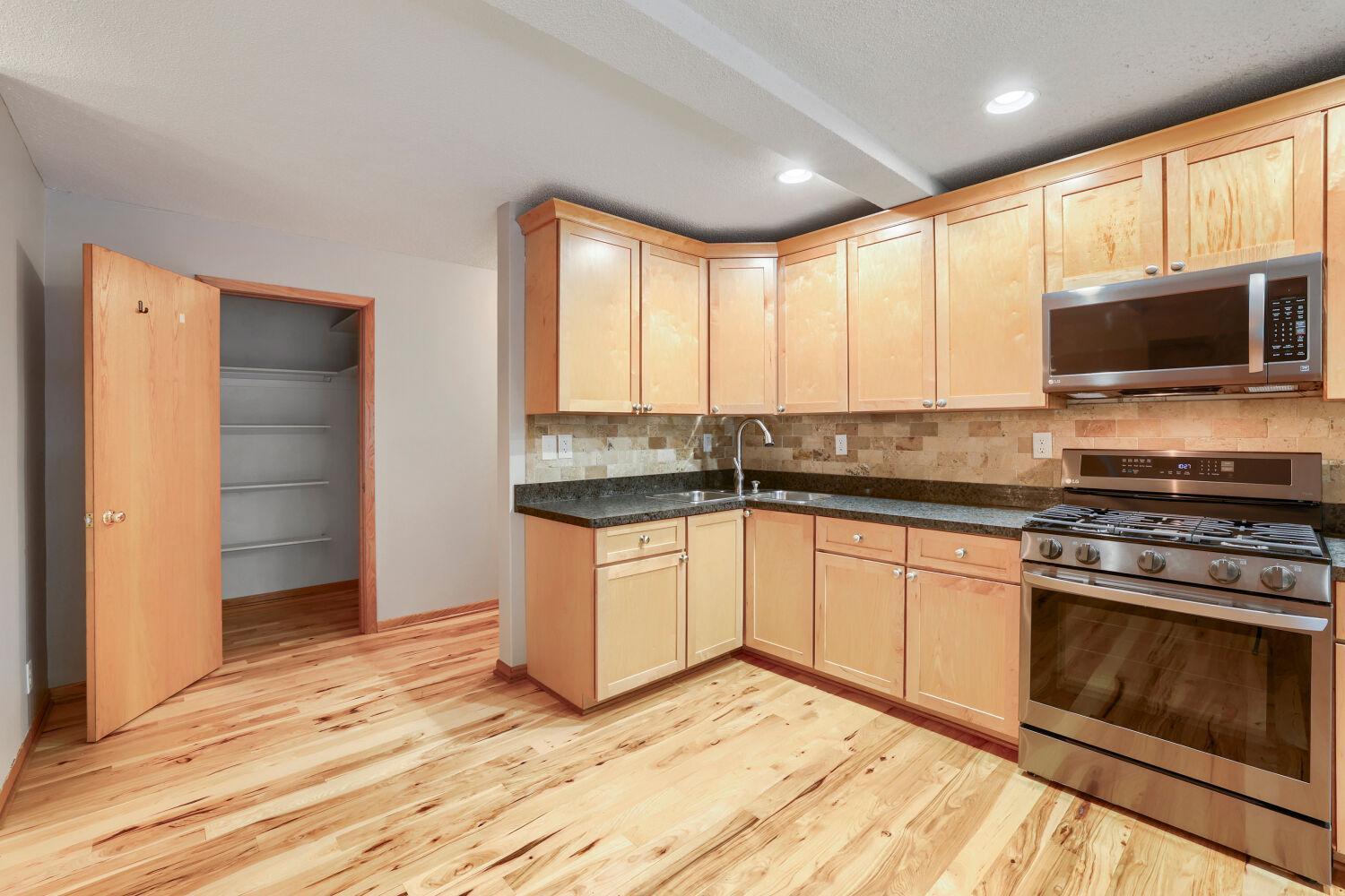 415 Ridgewood Avenue Unit: 101