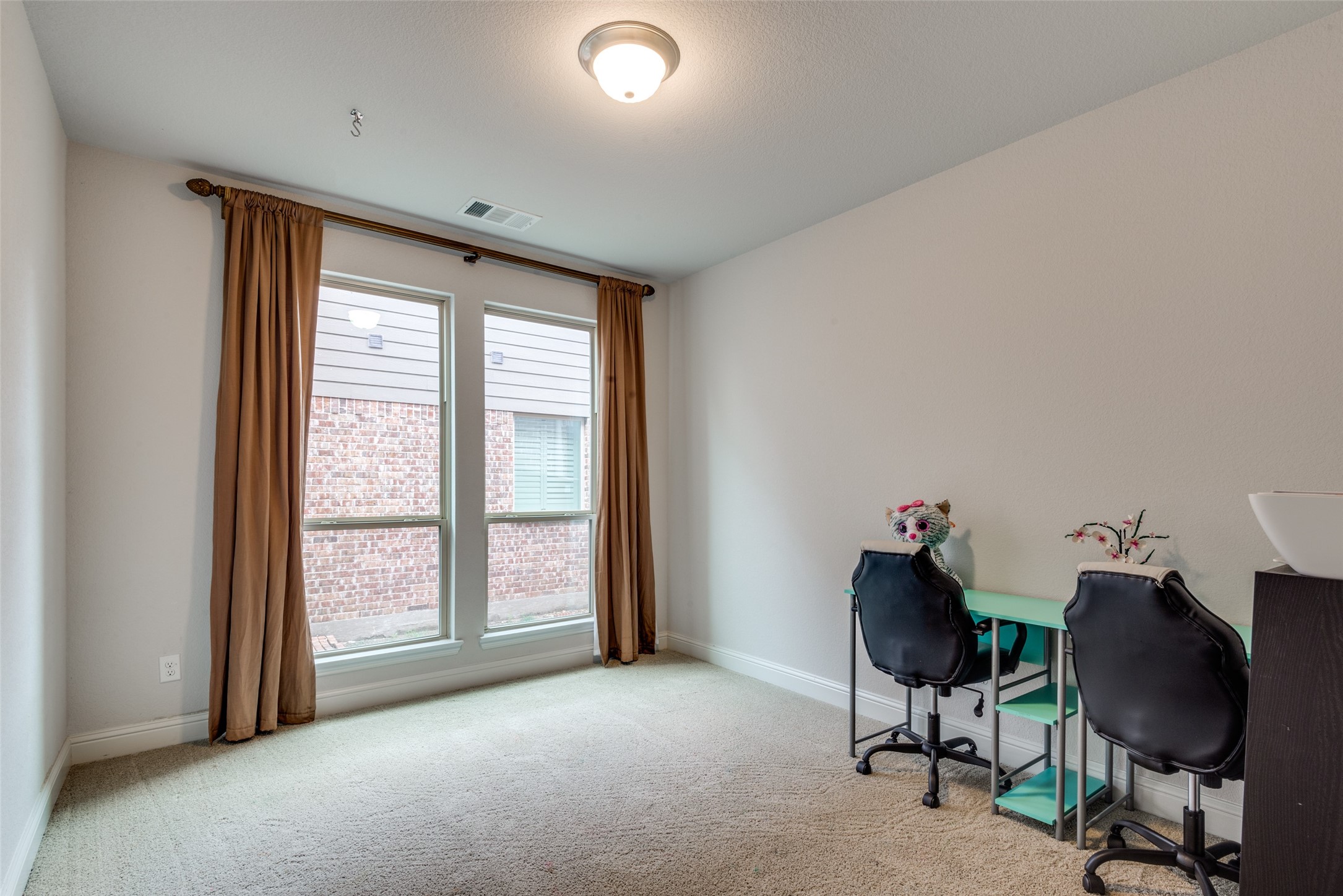 15621 Piedmont Park Drive
