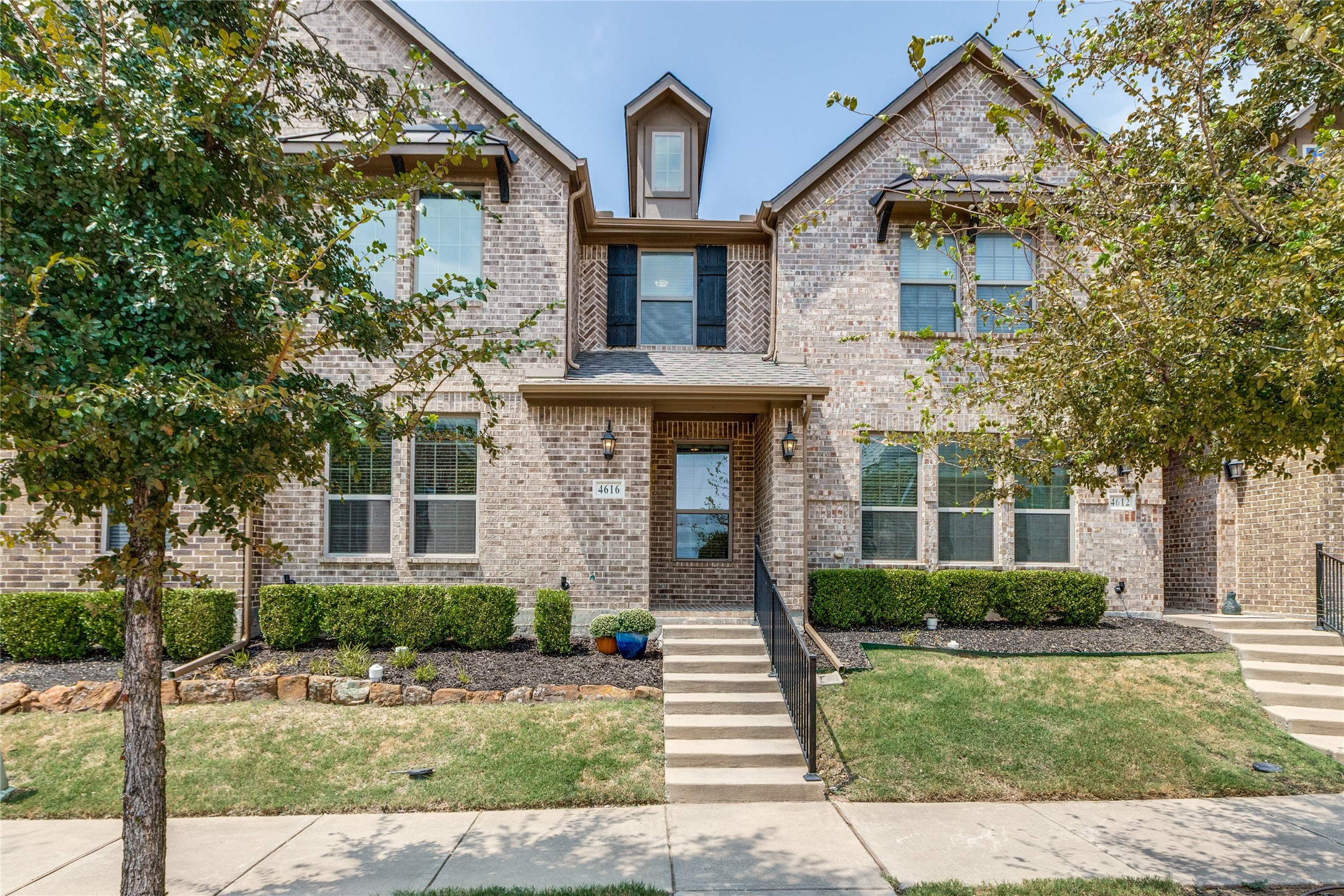4616 Piedras Lanzar Drive