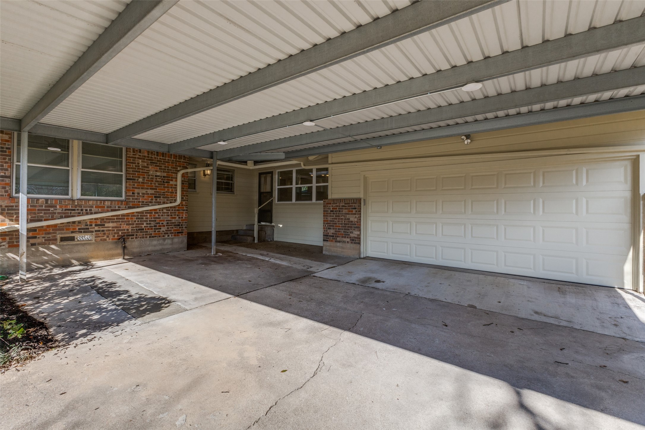 2710 Fairfax Drive