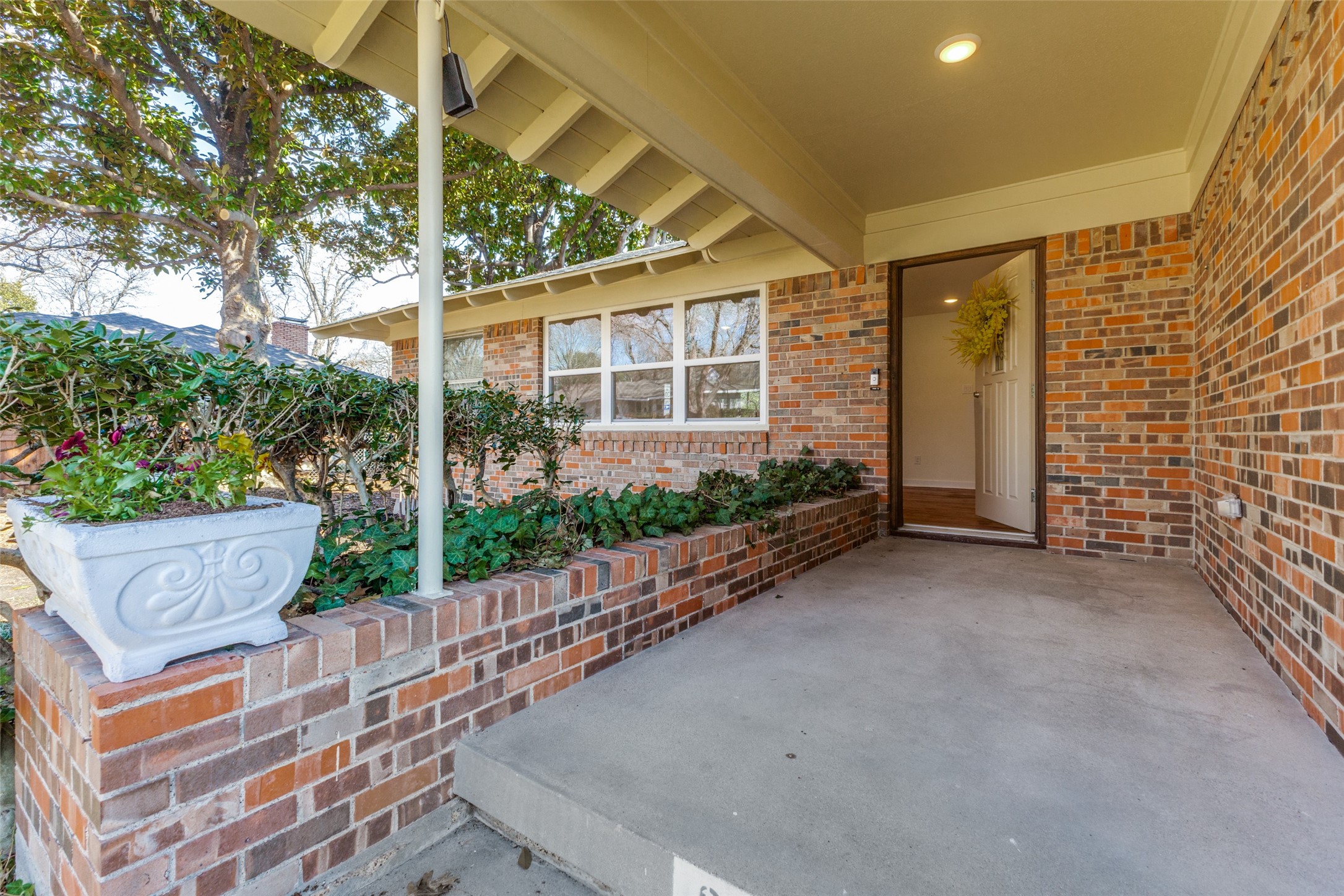 2710 Fairfax Drive