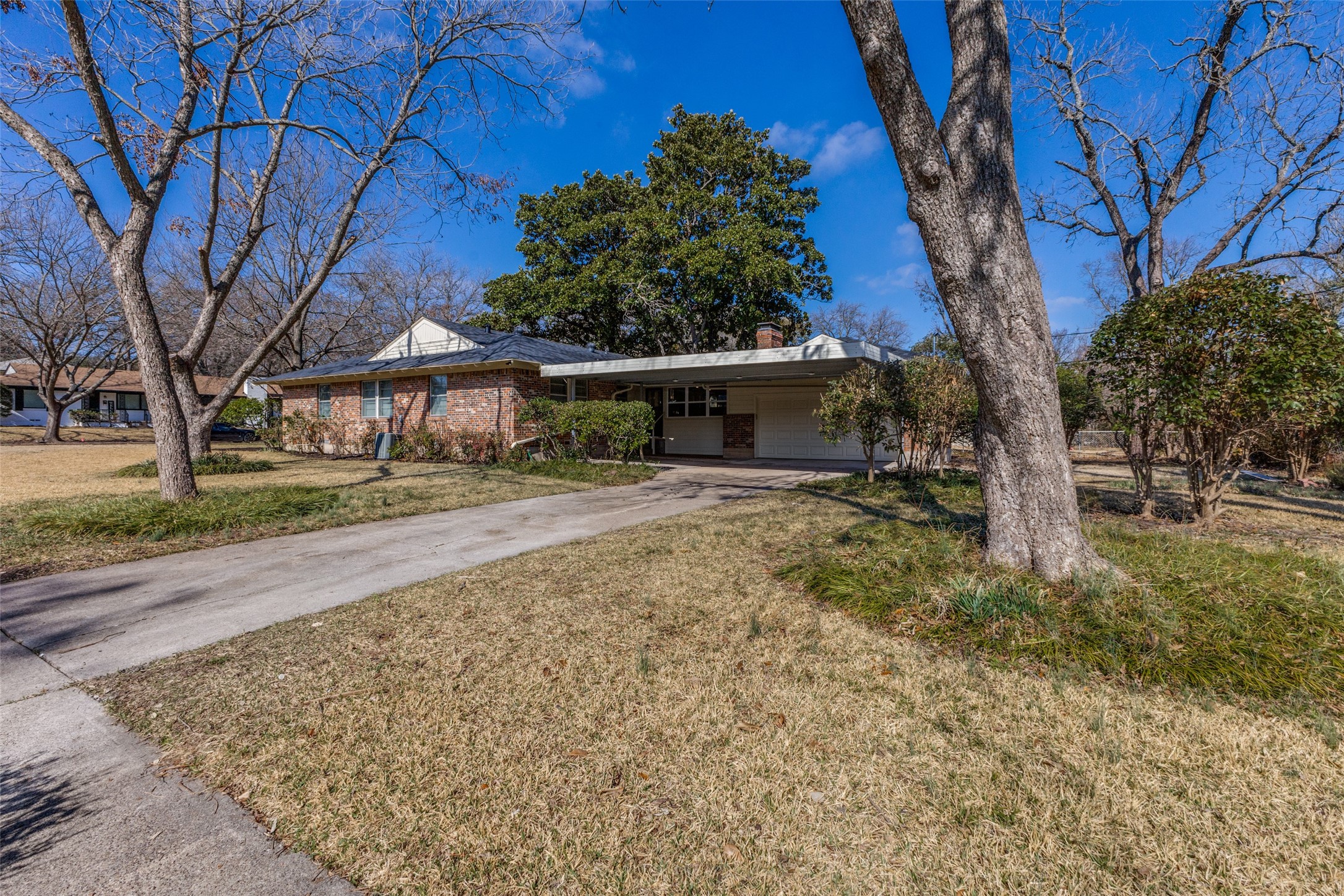 2710 Fairfax Drive