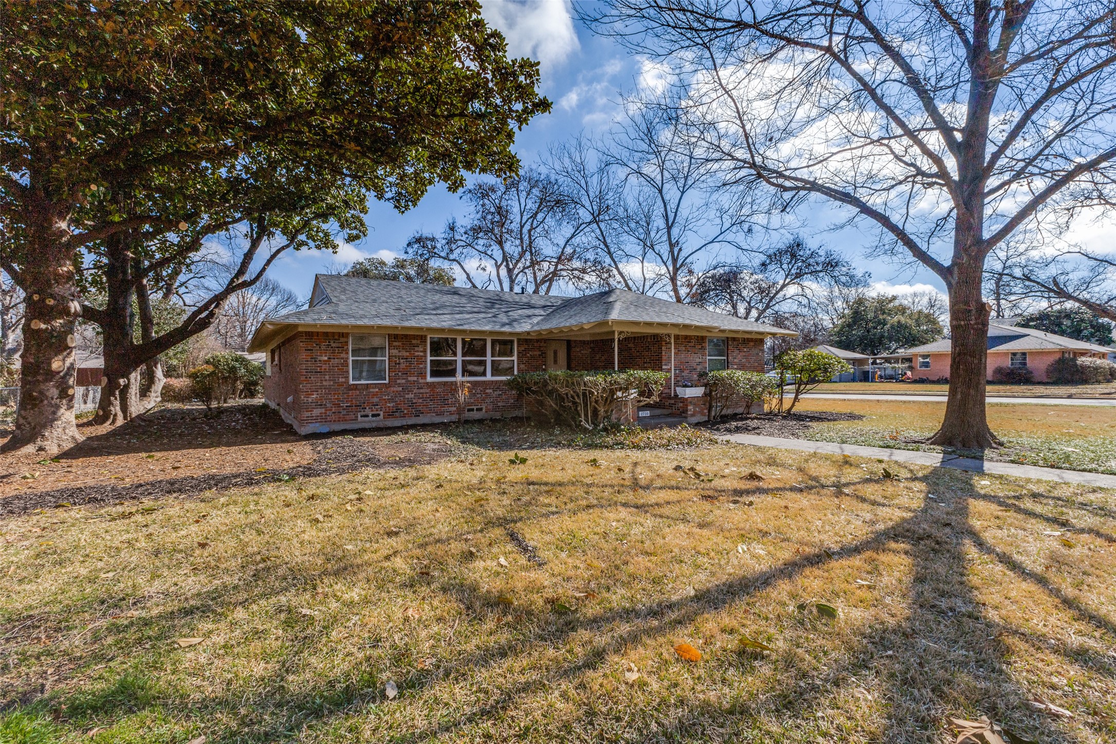 2710 Fairfax Drive