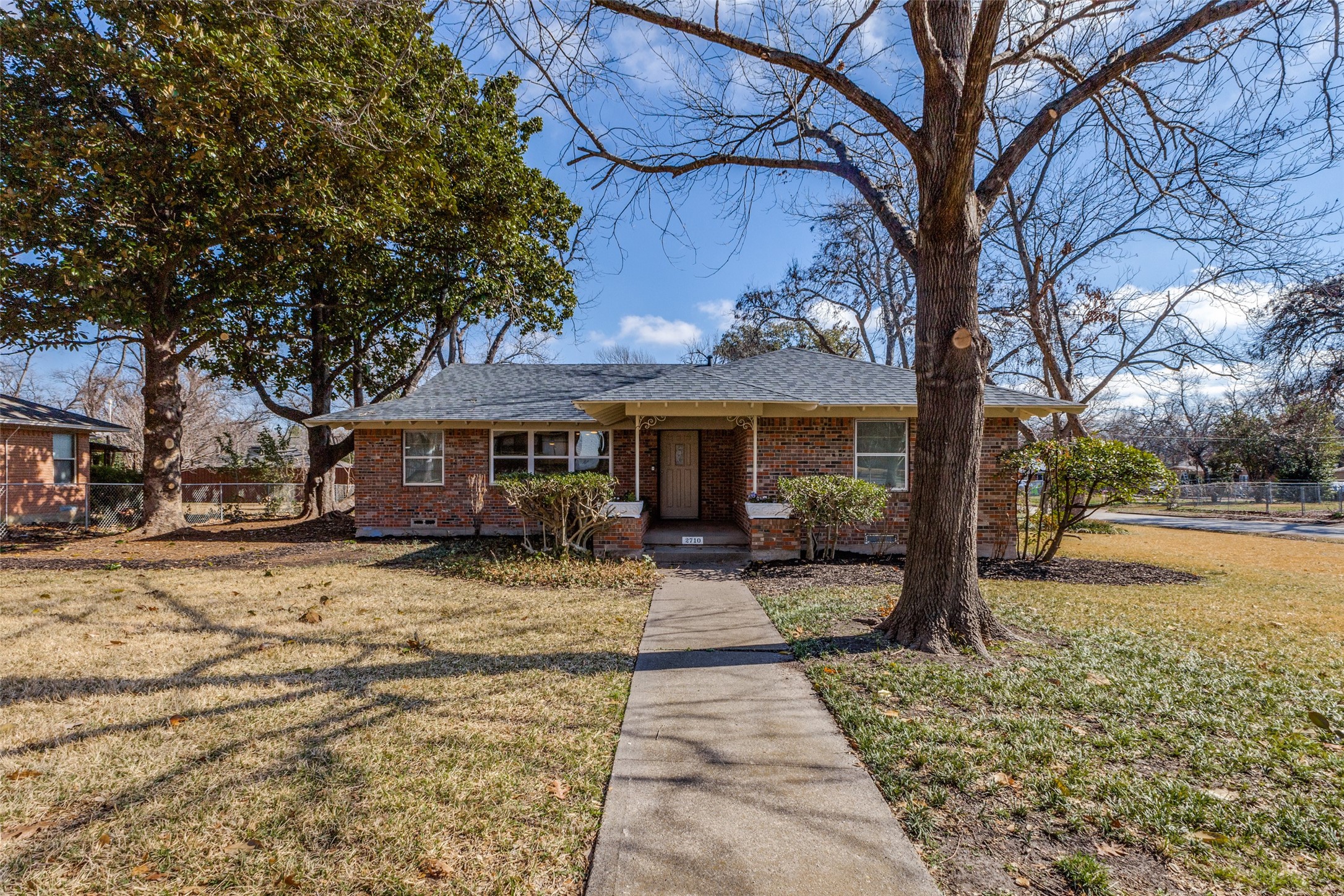 2710 Fairfax Drive