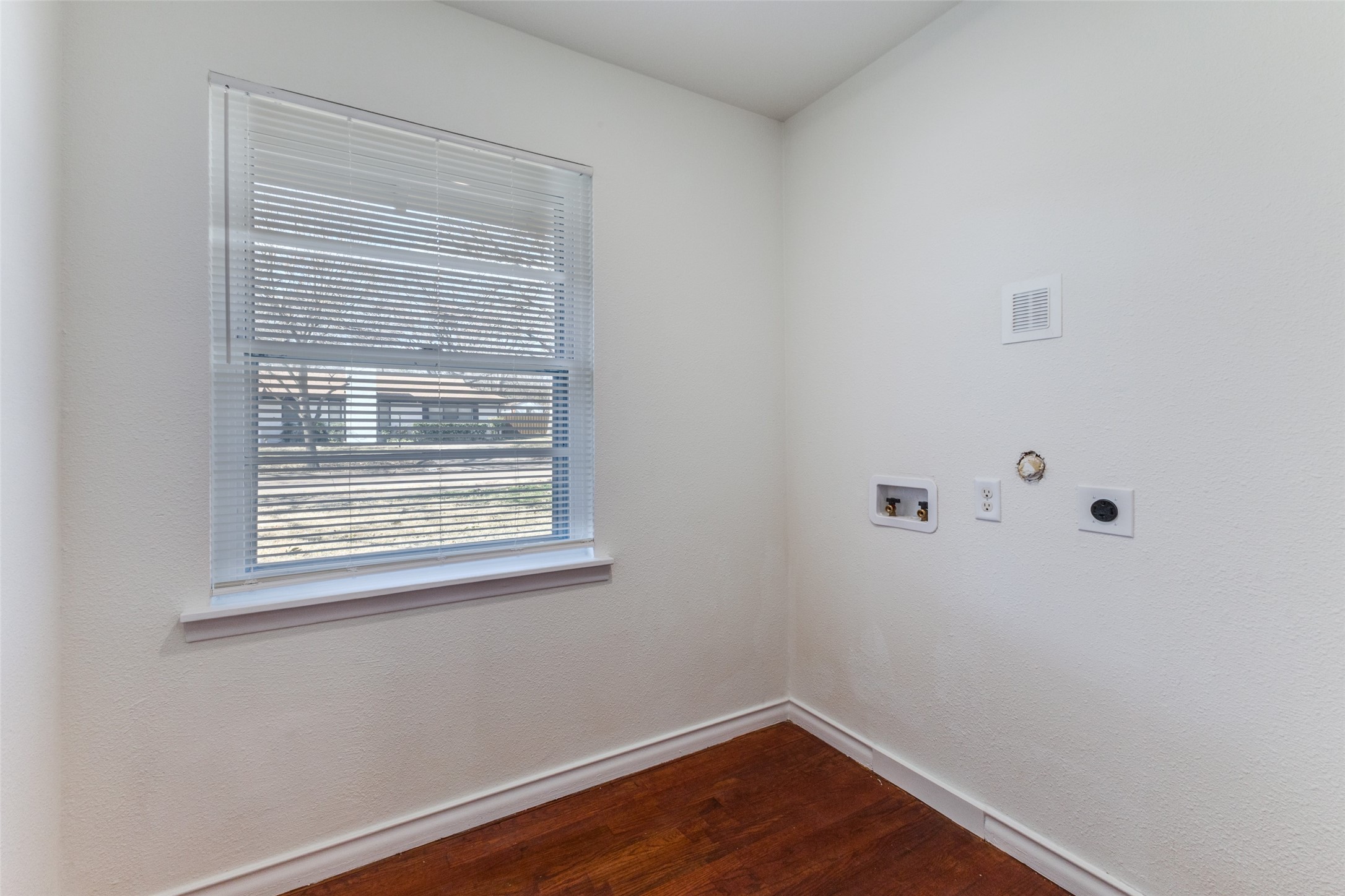 2710 Fairfax Drive
