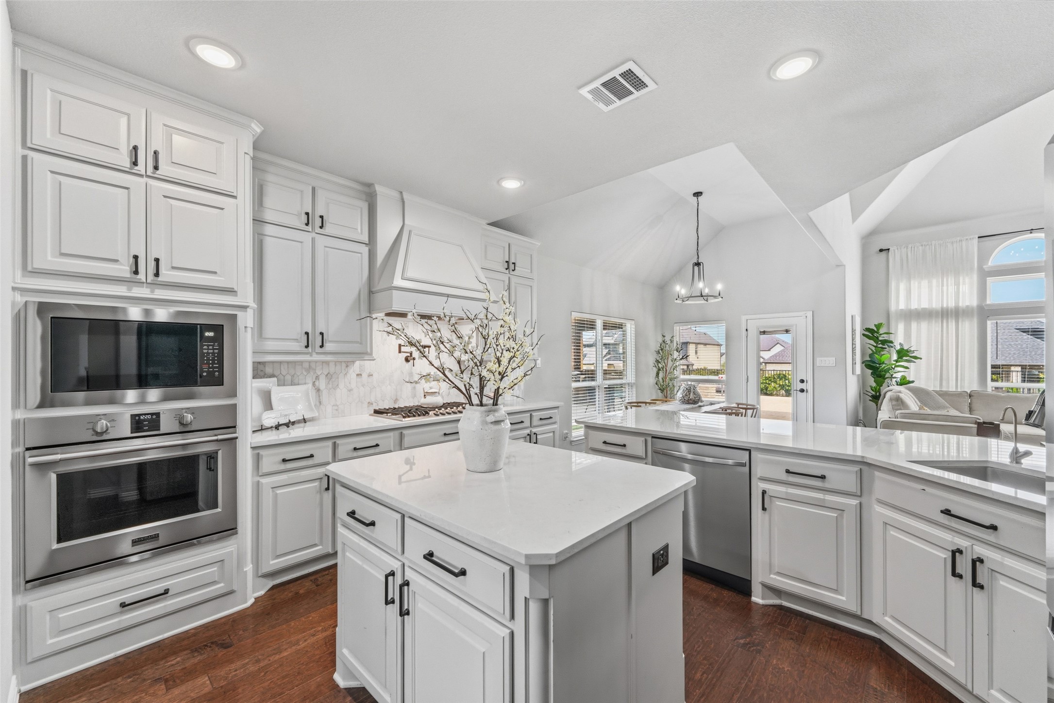 701 Featherstone Lane