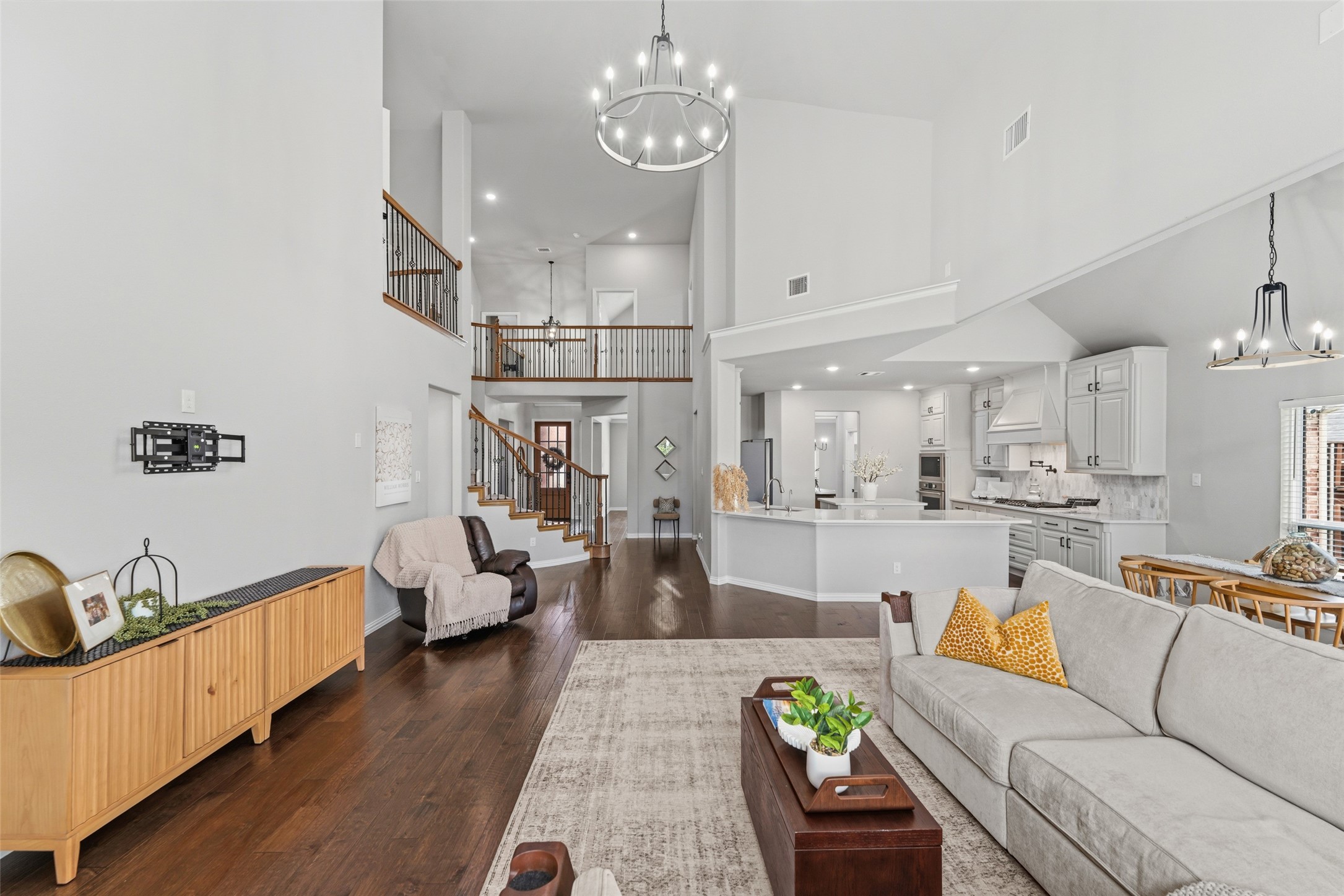 701 Featherstone Lane