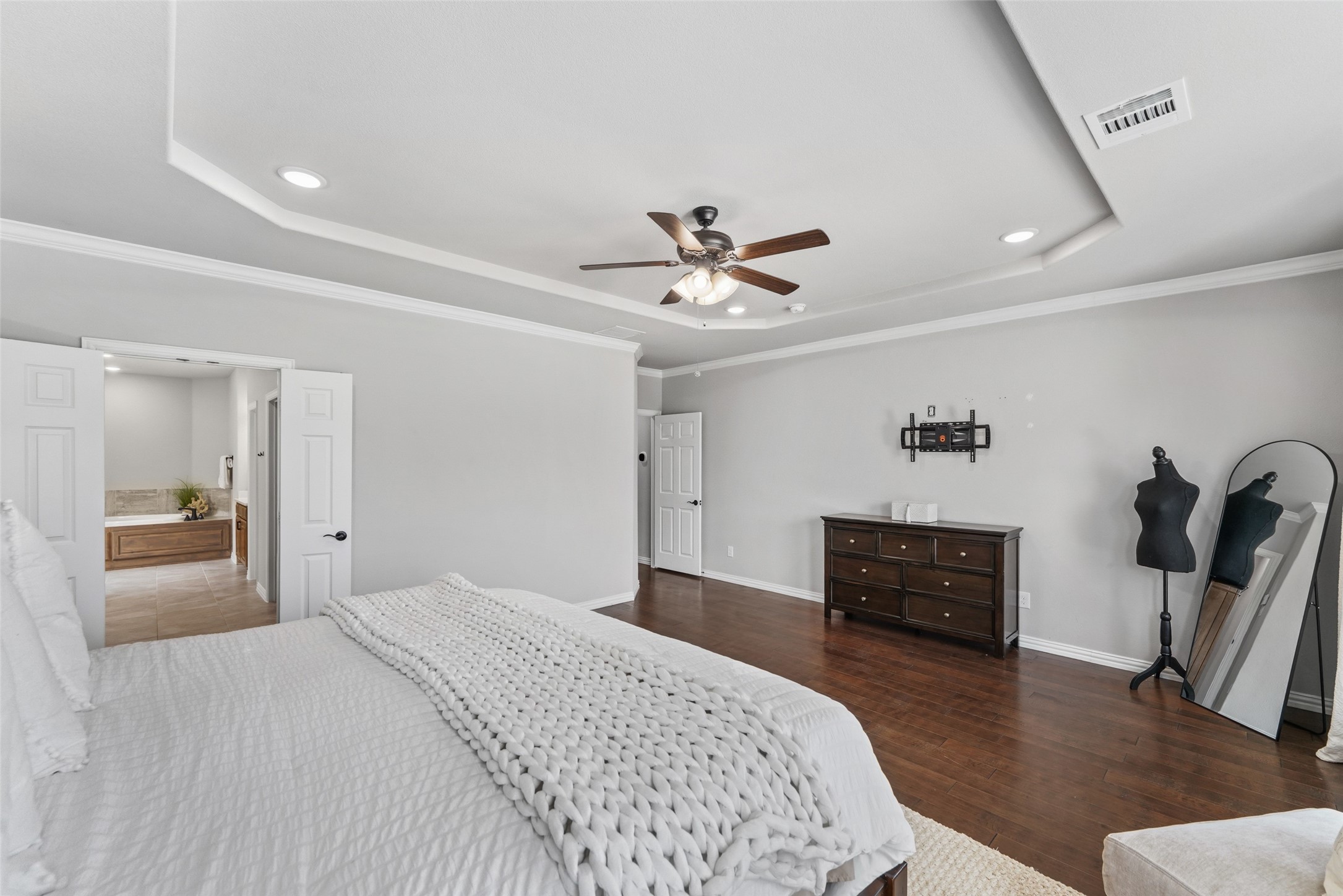 701 Featherstone Lane