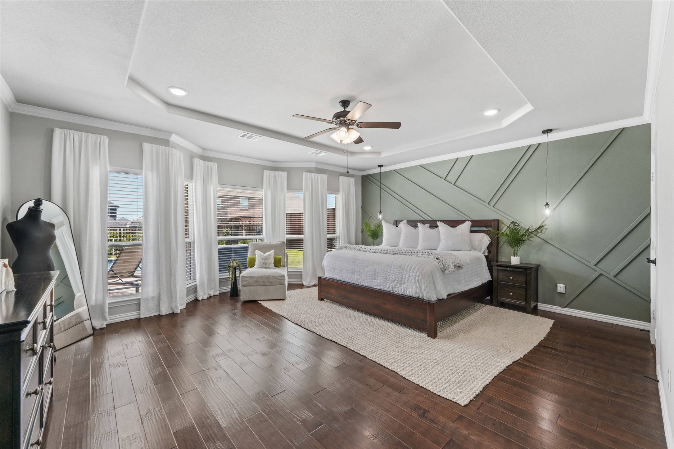 701 Featherstone Lane