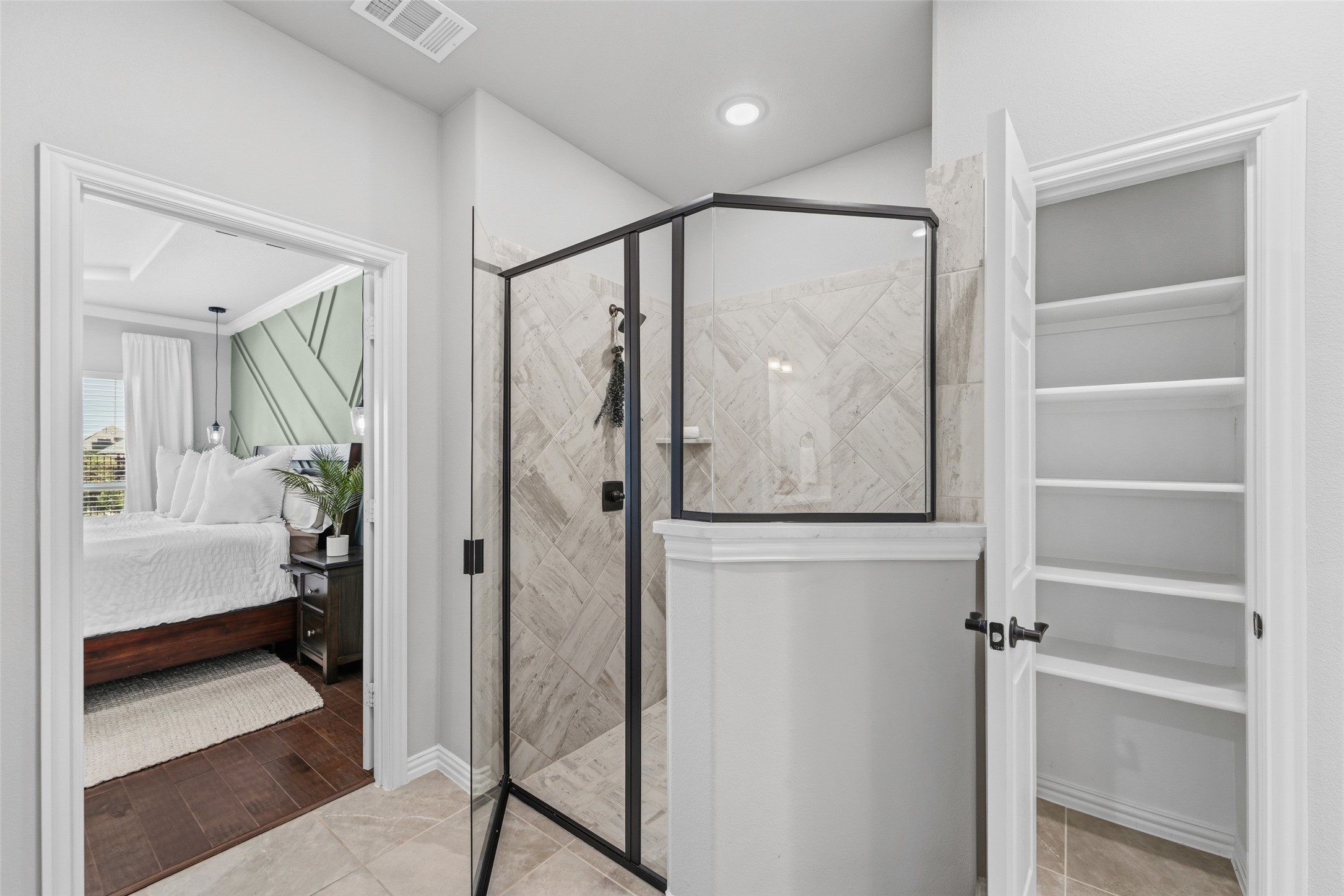 701 Featherstone Lane