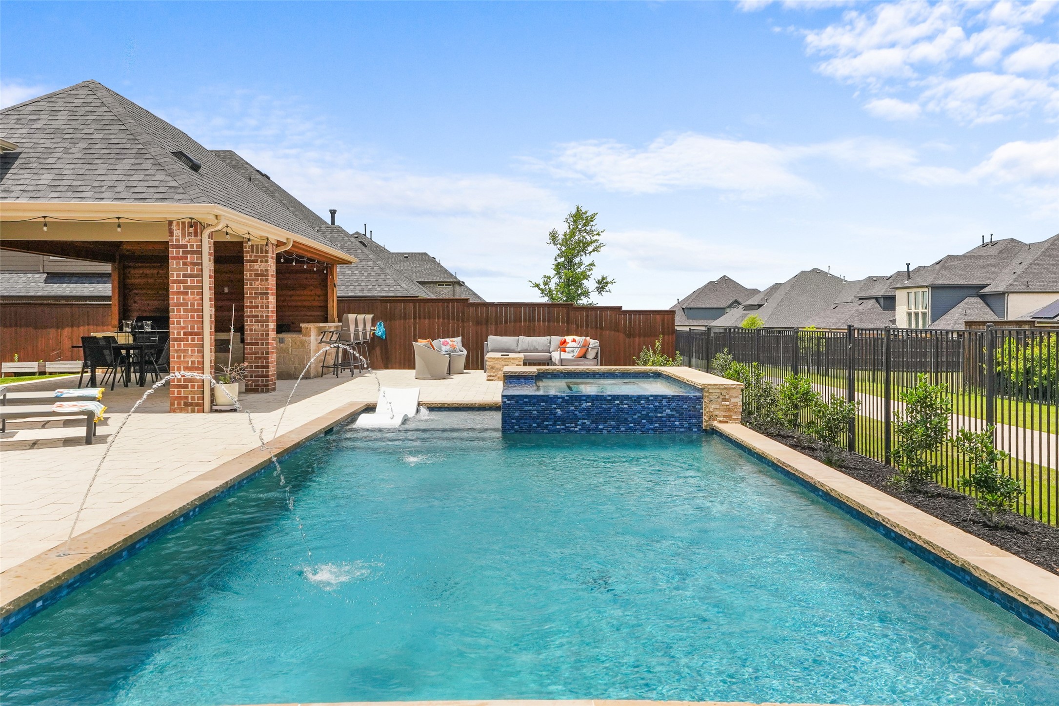 701 Featherstone Lane