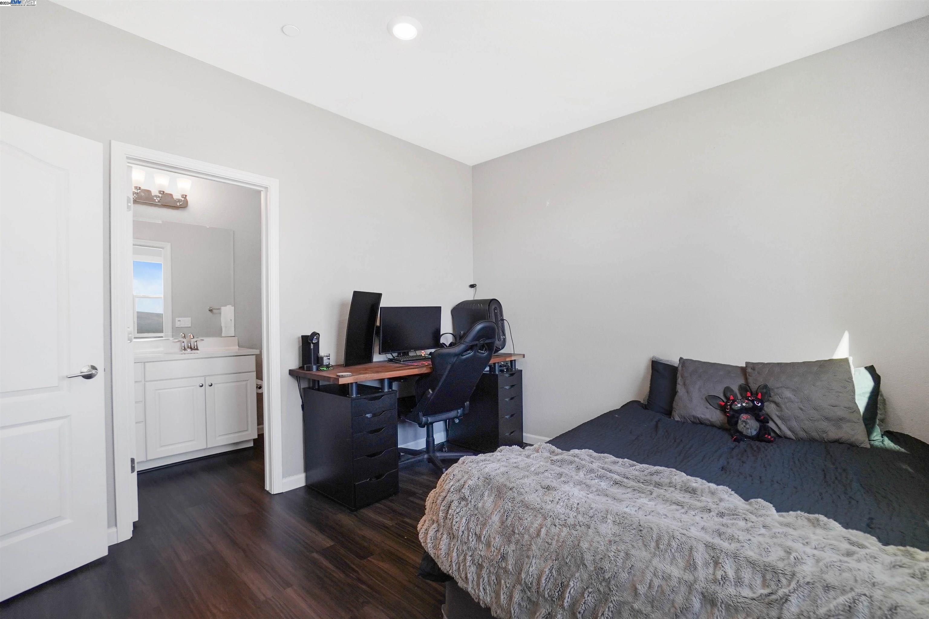 195 Manly Terrace # 3