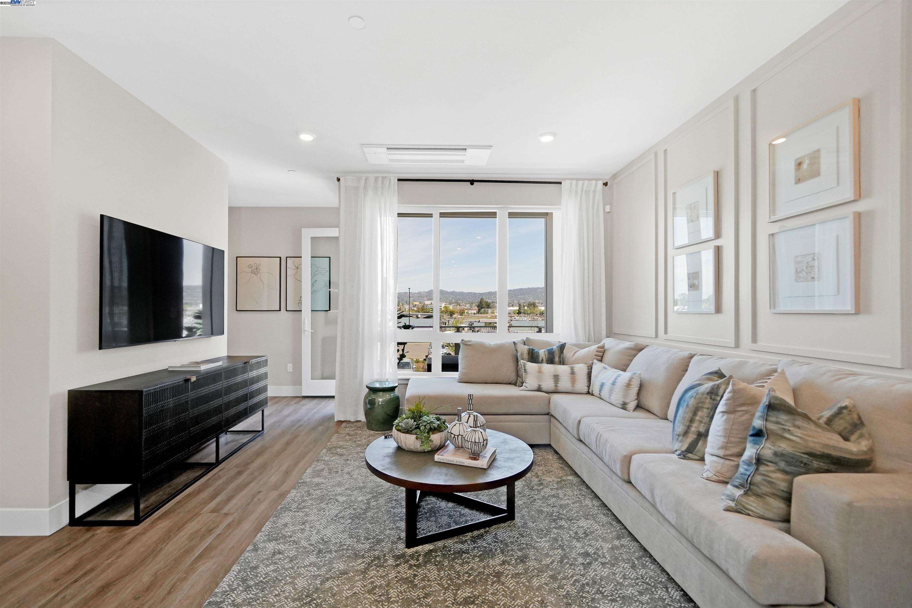 2260 Stanford Street