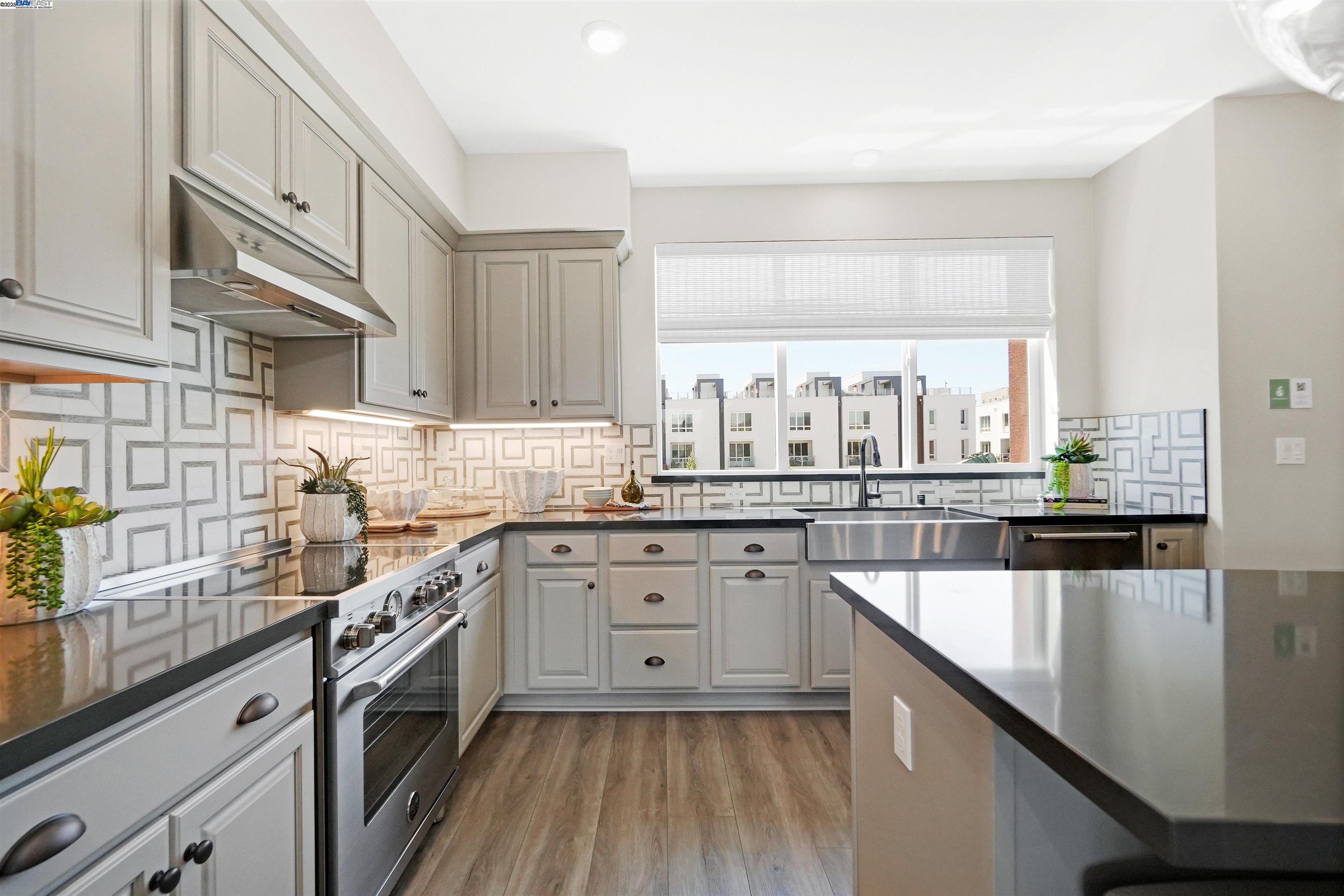 2260 Stanford Street