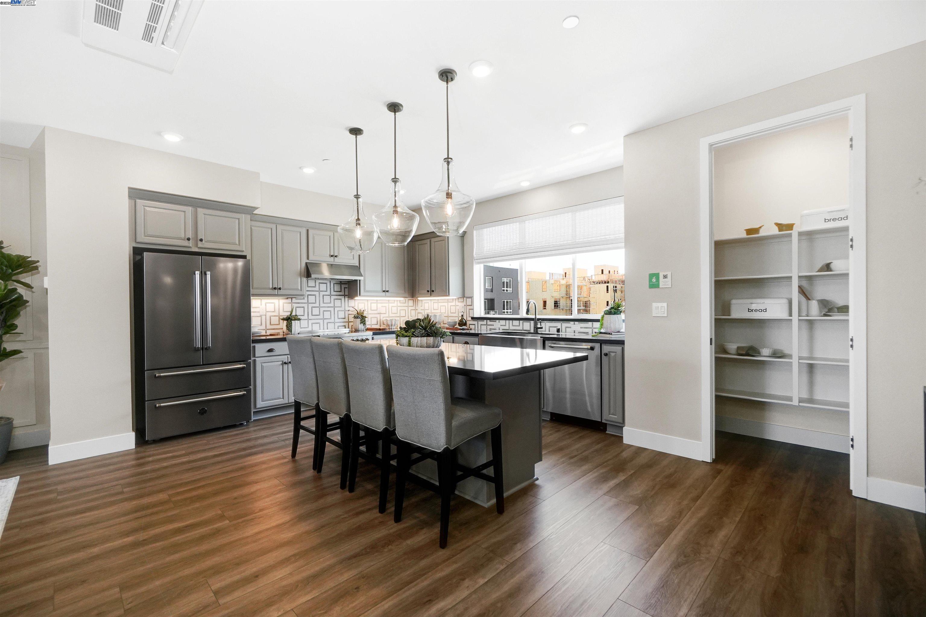 2260 Stanford Street