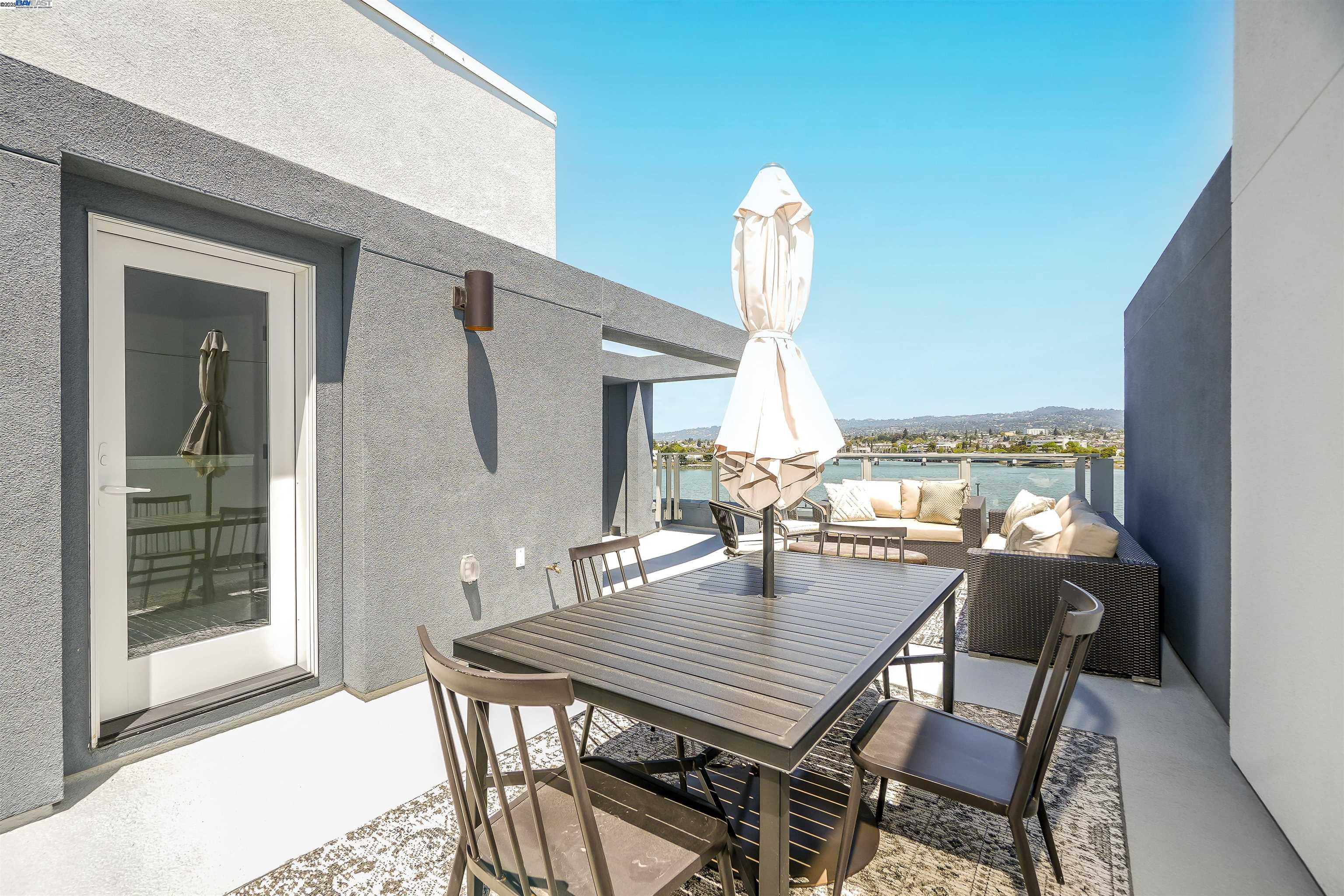 2260 Stanford Street