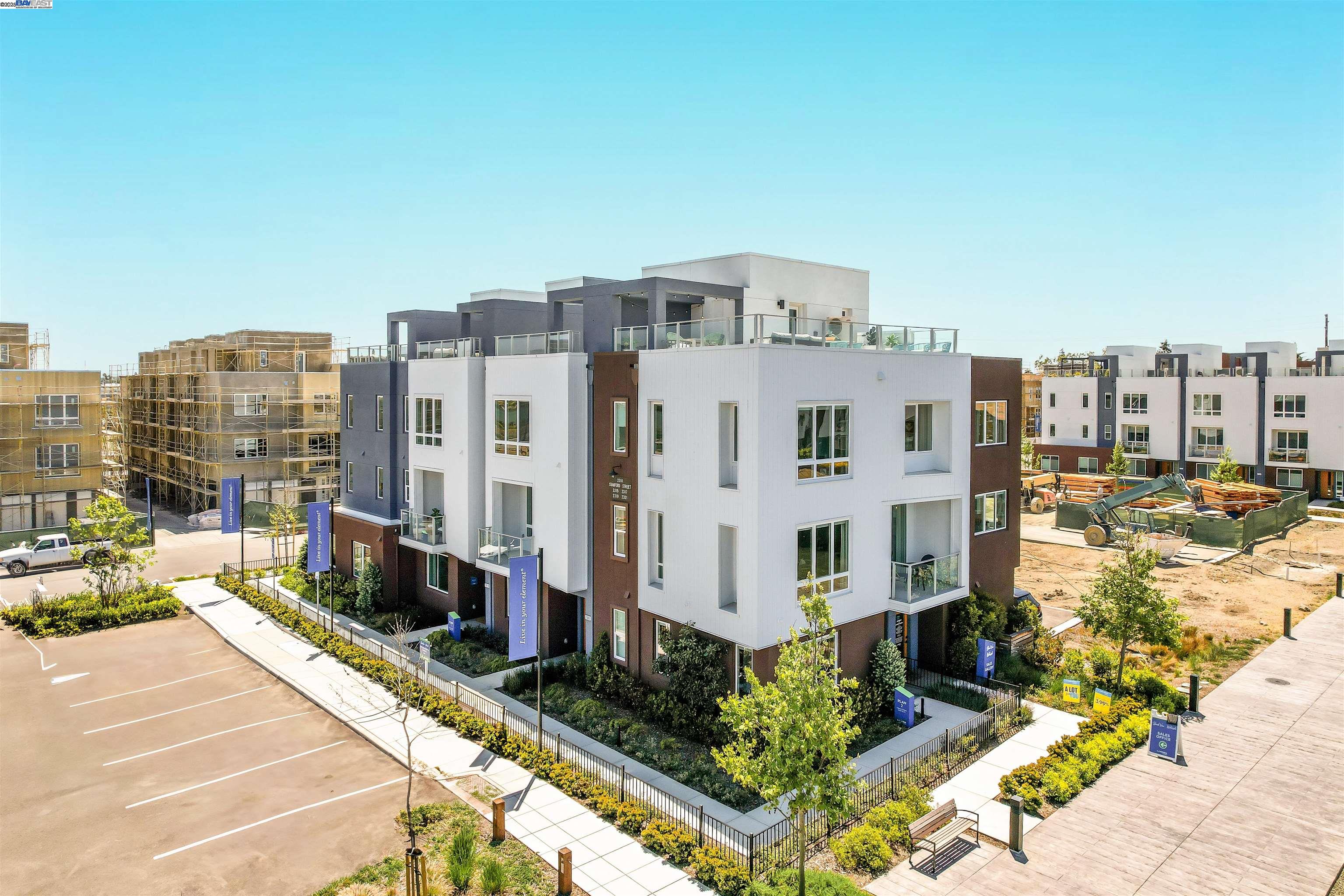 2260 Stanford Street