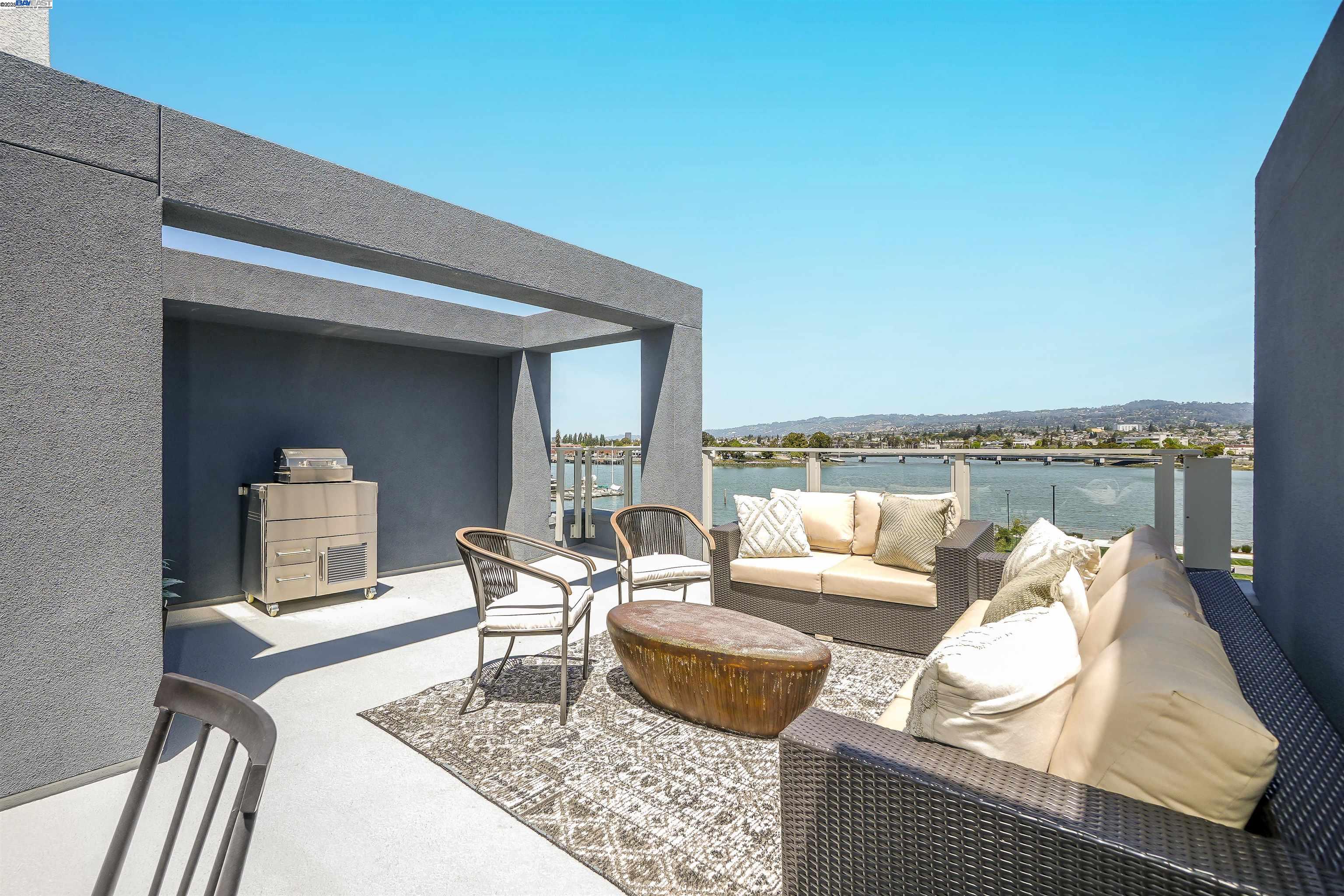 2260 Stanford Street