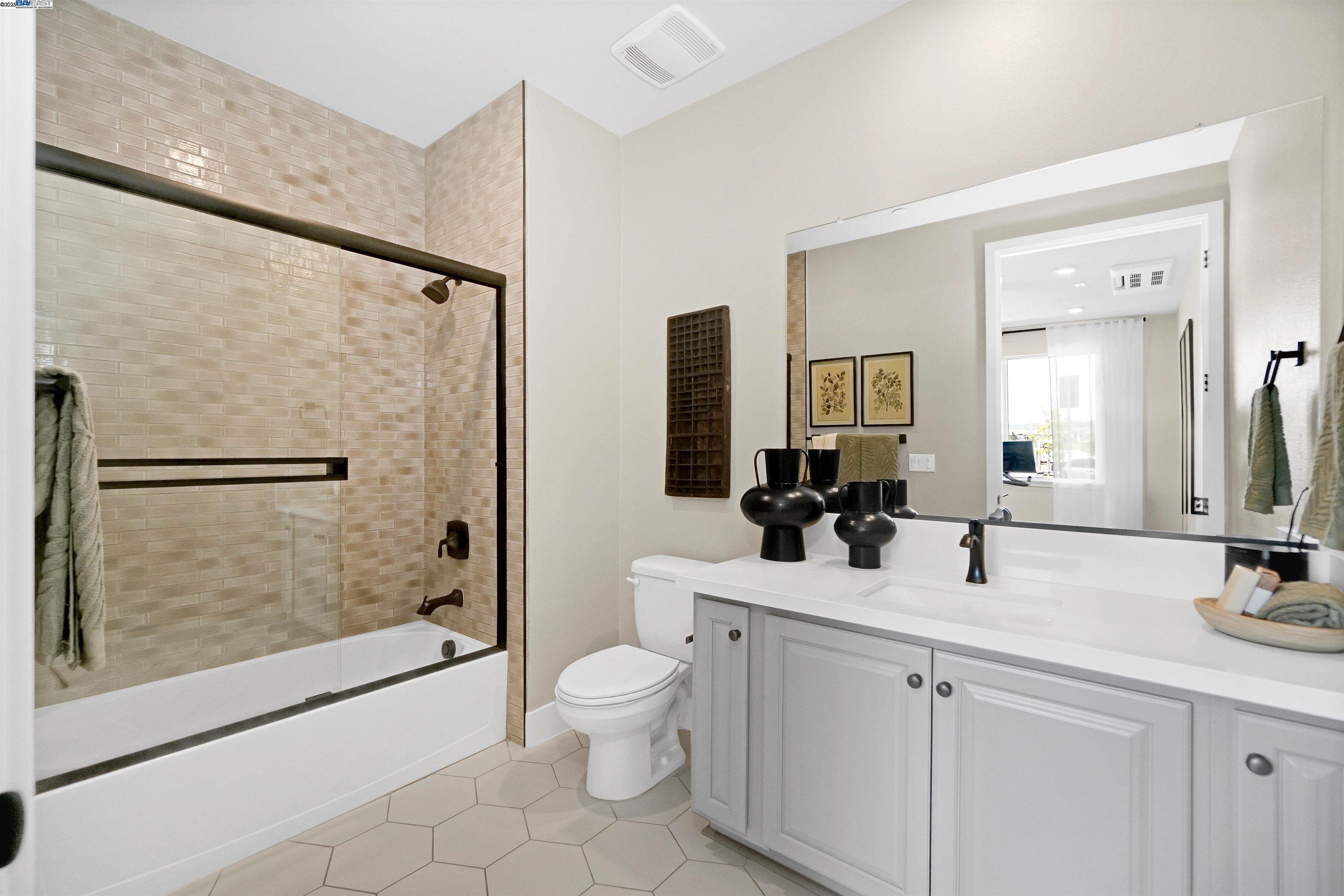 2260 Stanford Street