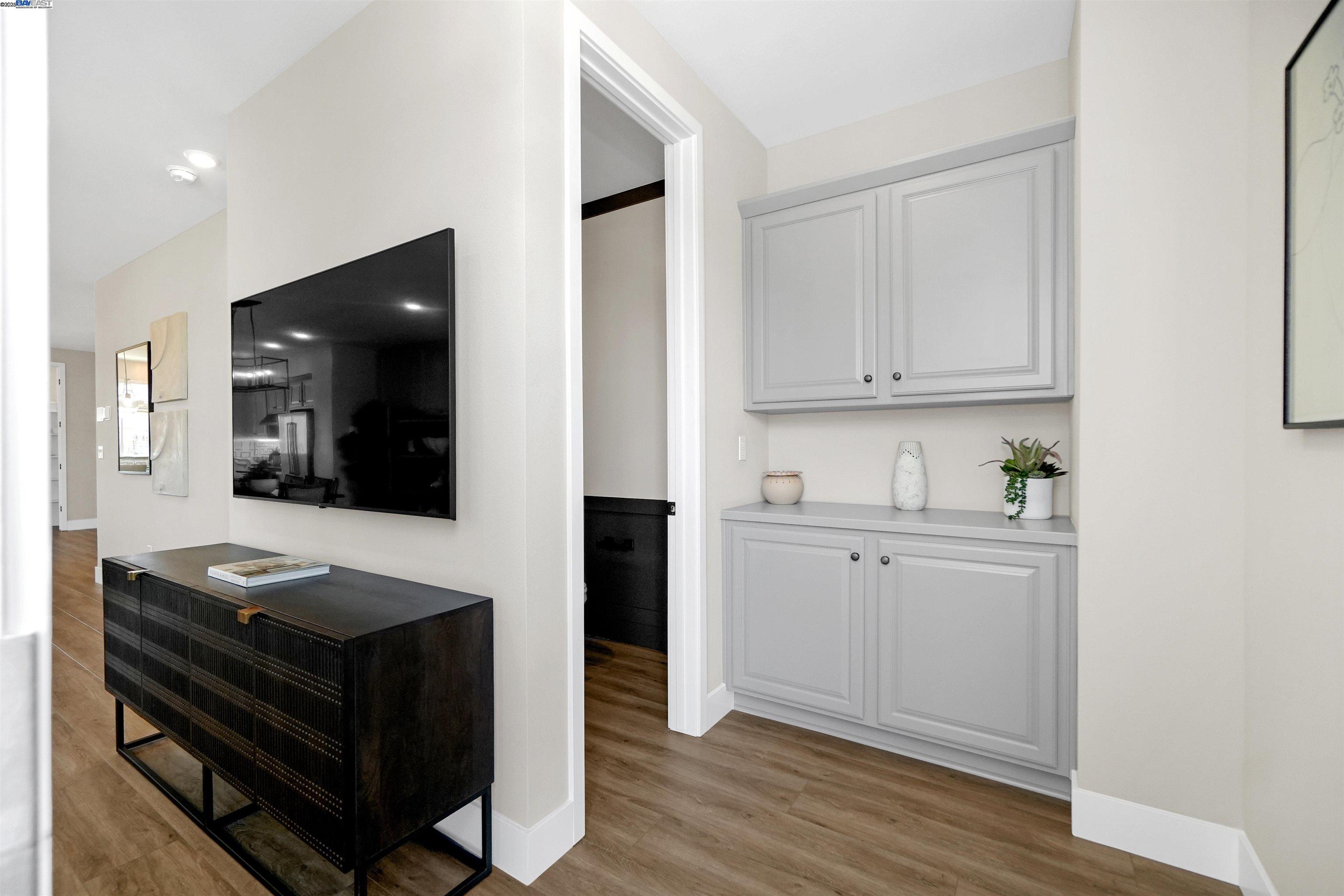 2260 Stanford Street