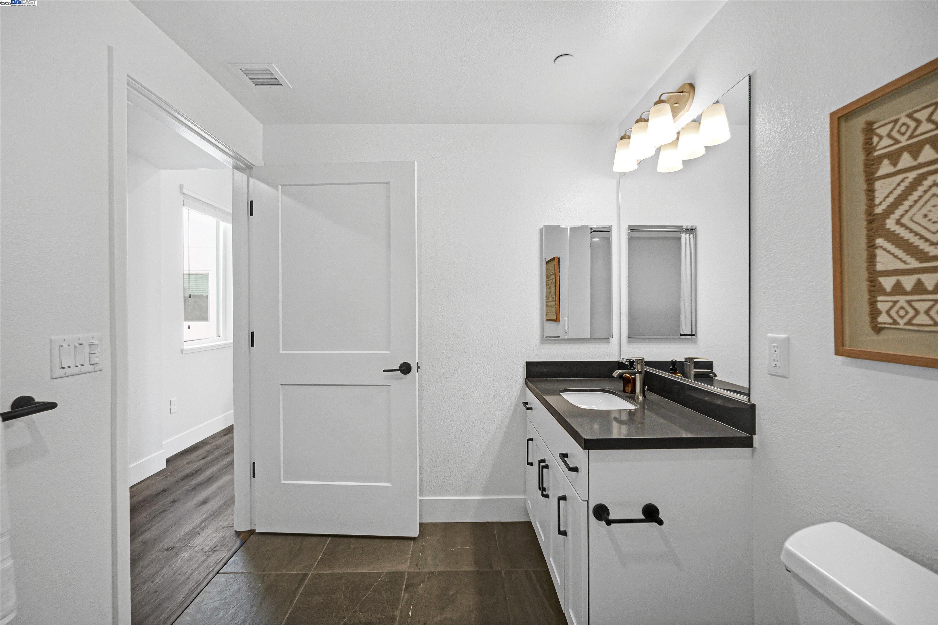 42111 Osgood # 418