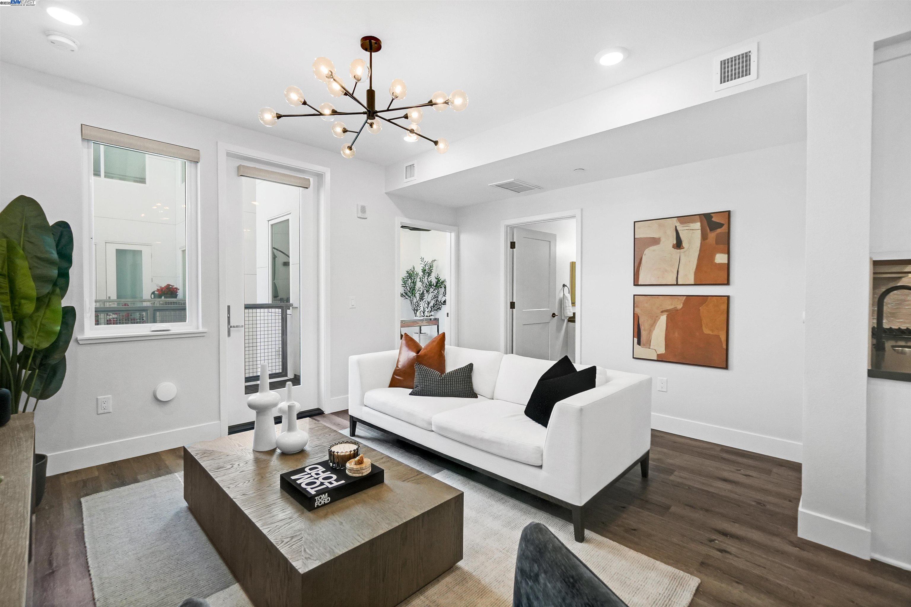 42111 Osgood # 418