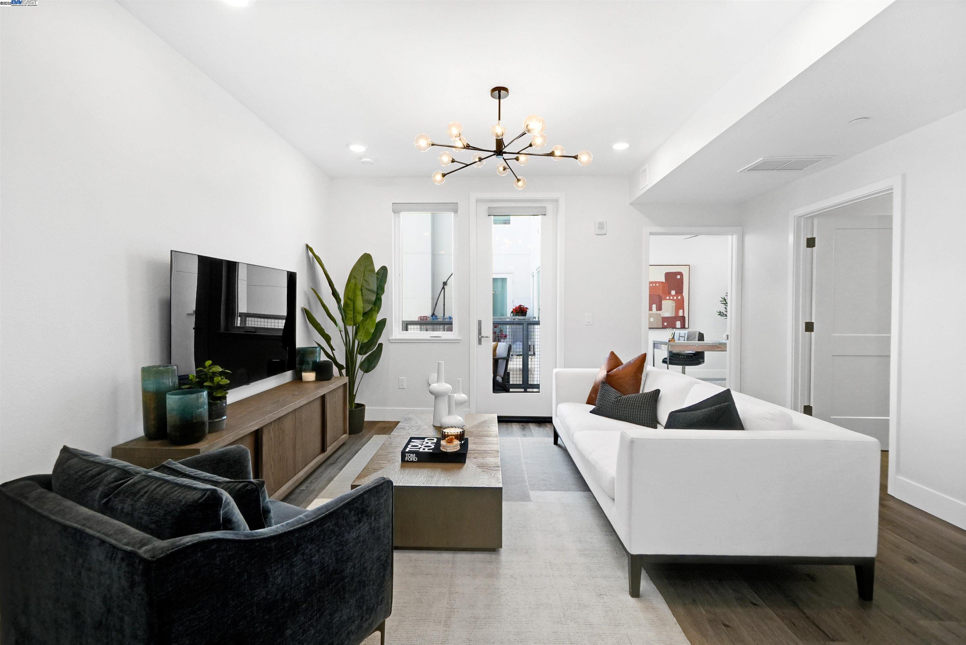 42111 Osgood # 418