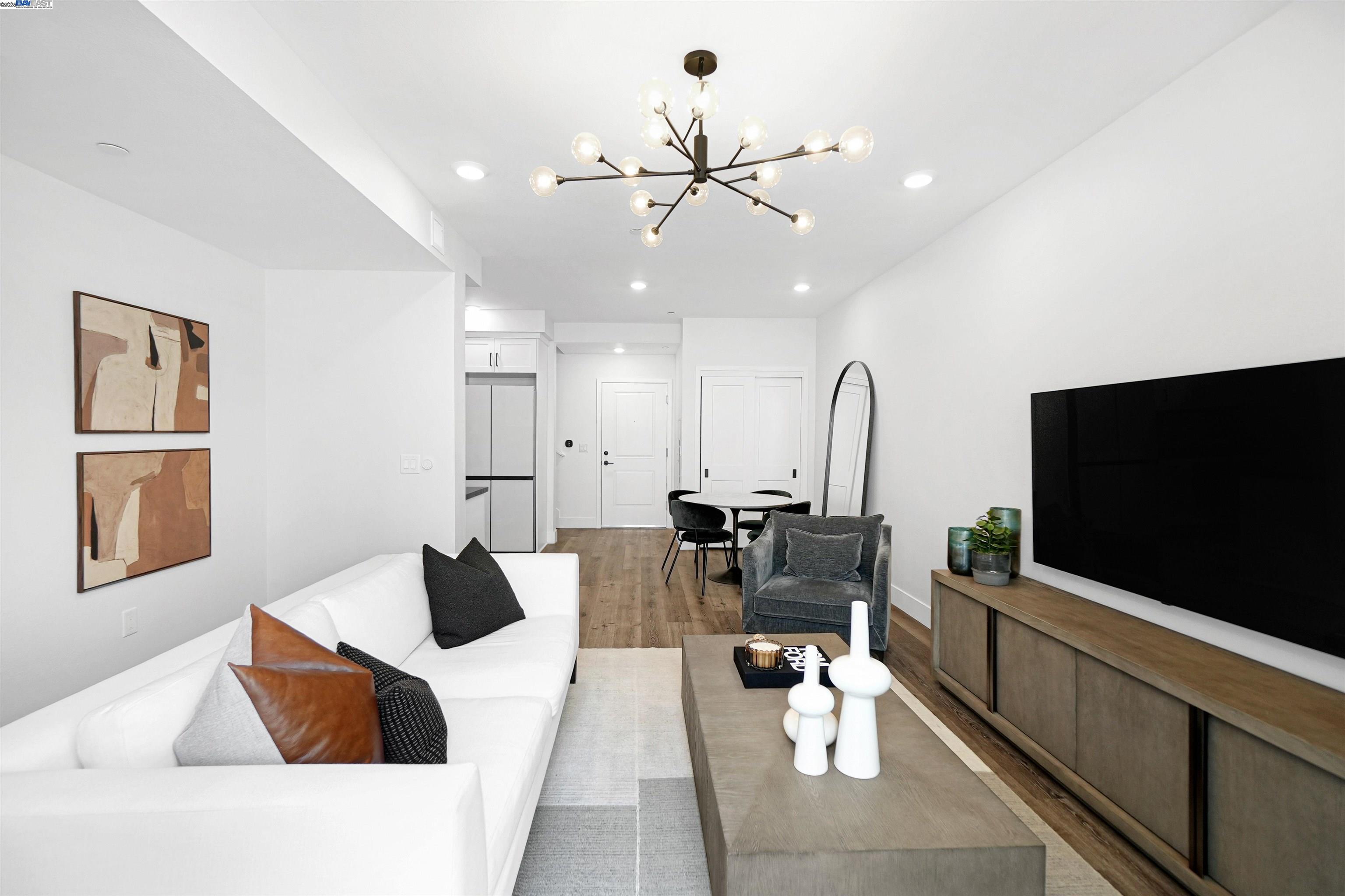 42111 Osgood # 418
