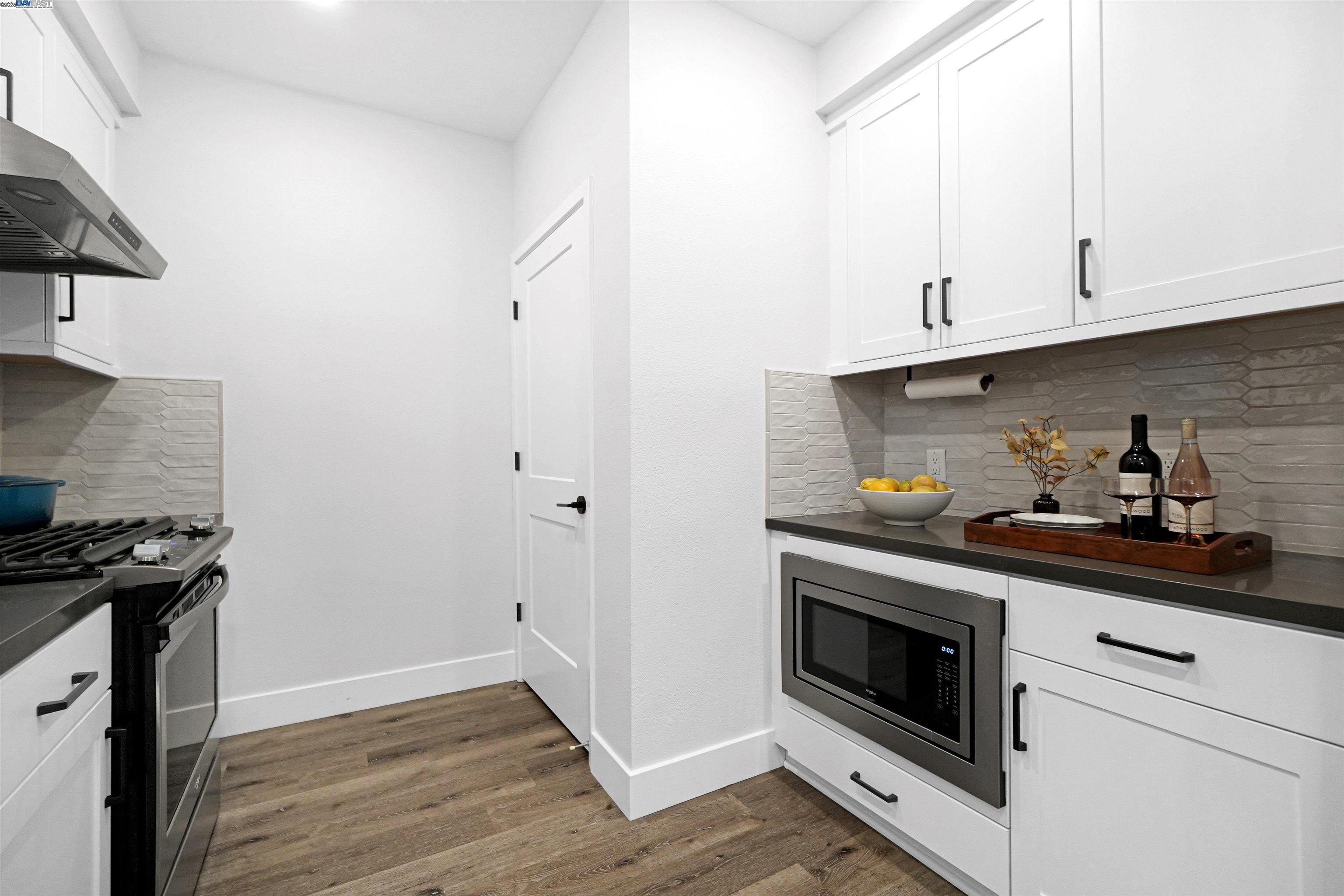42111 Osgood # 418
