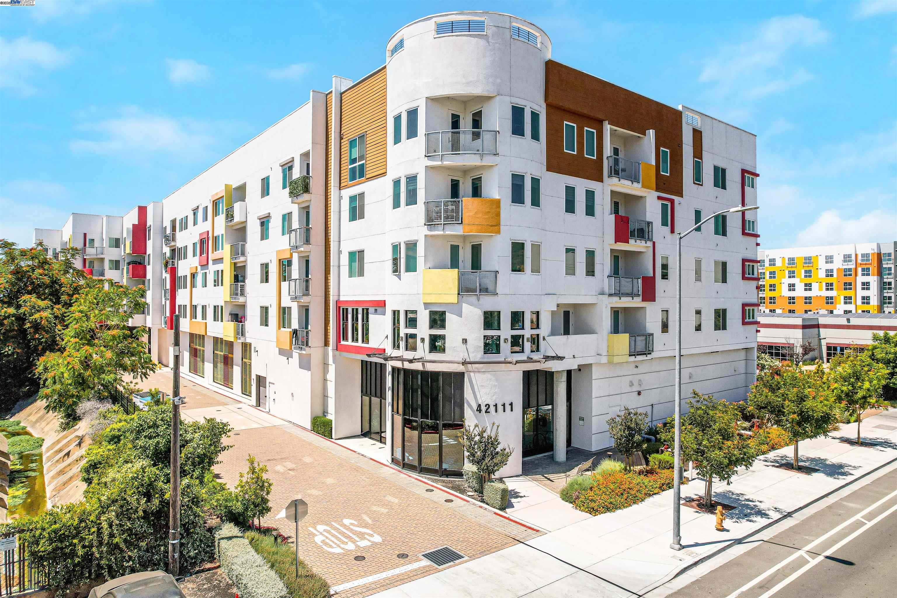 42111 Osgood # 418