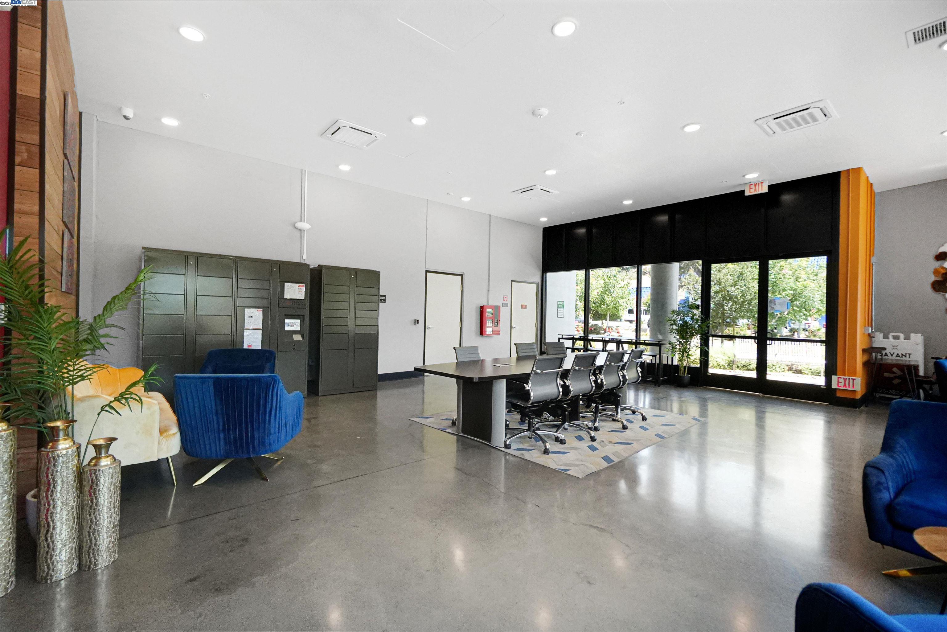 42111 Osgood # 418