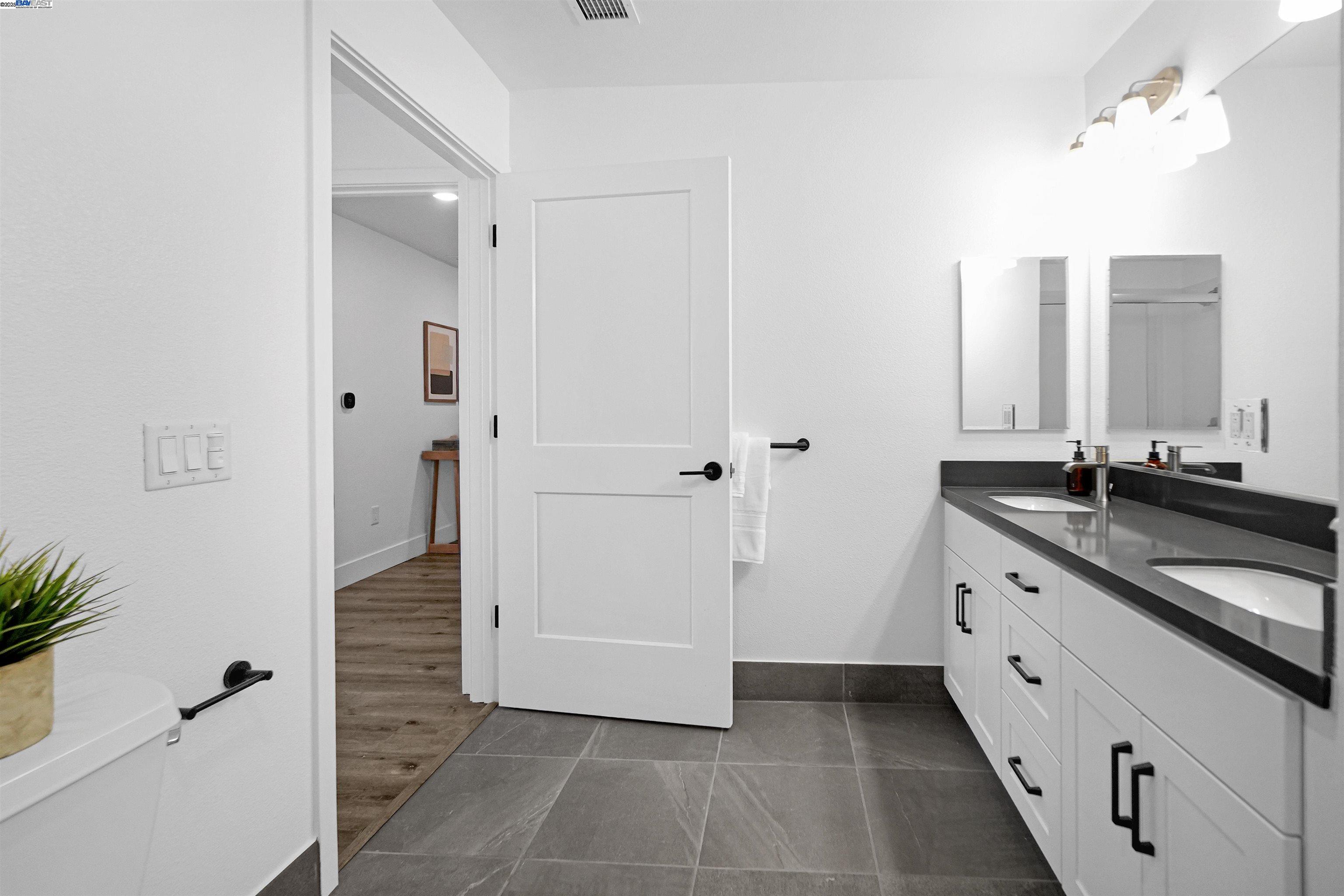 42111 Osgood # 418