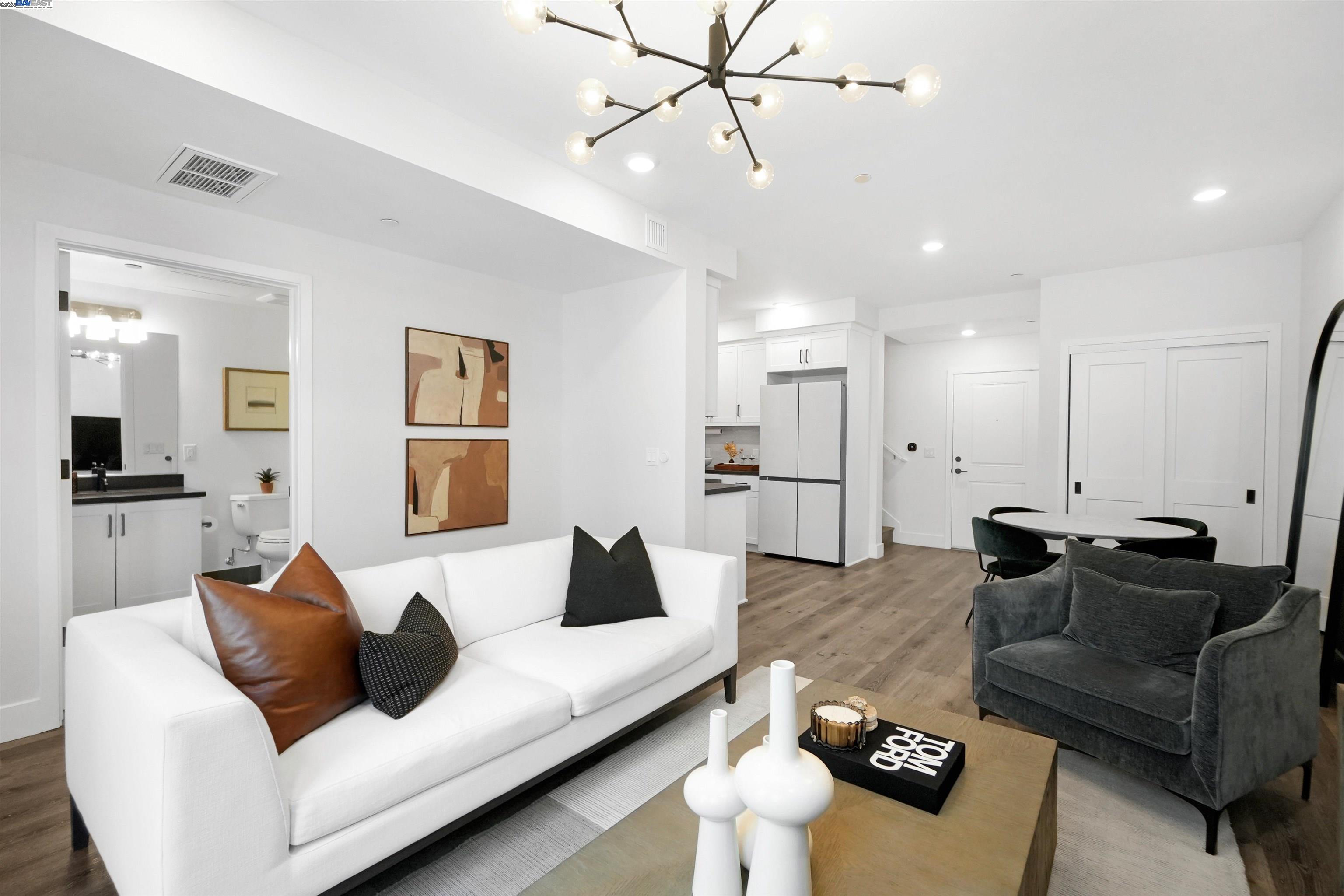 42111 Osgood # 418