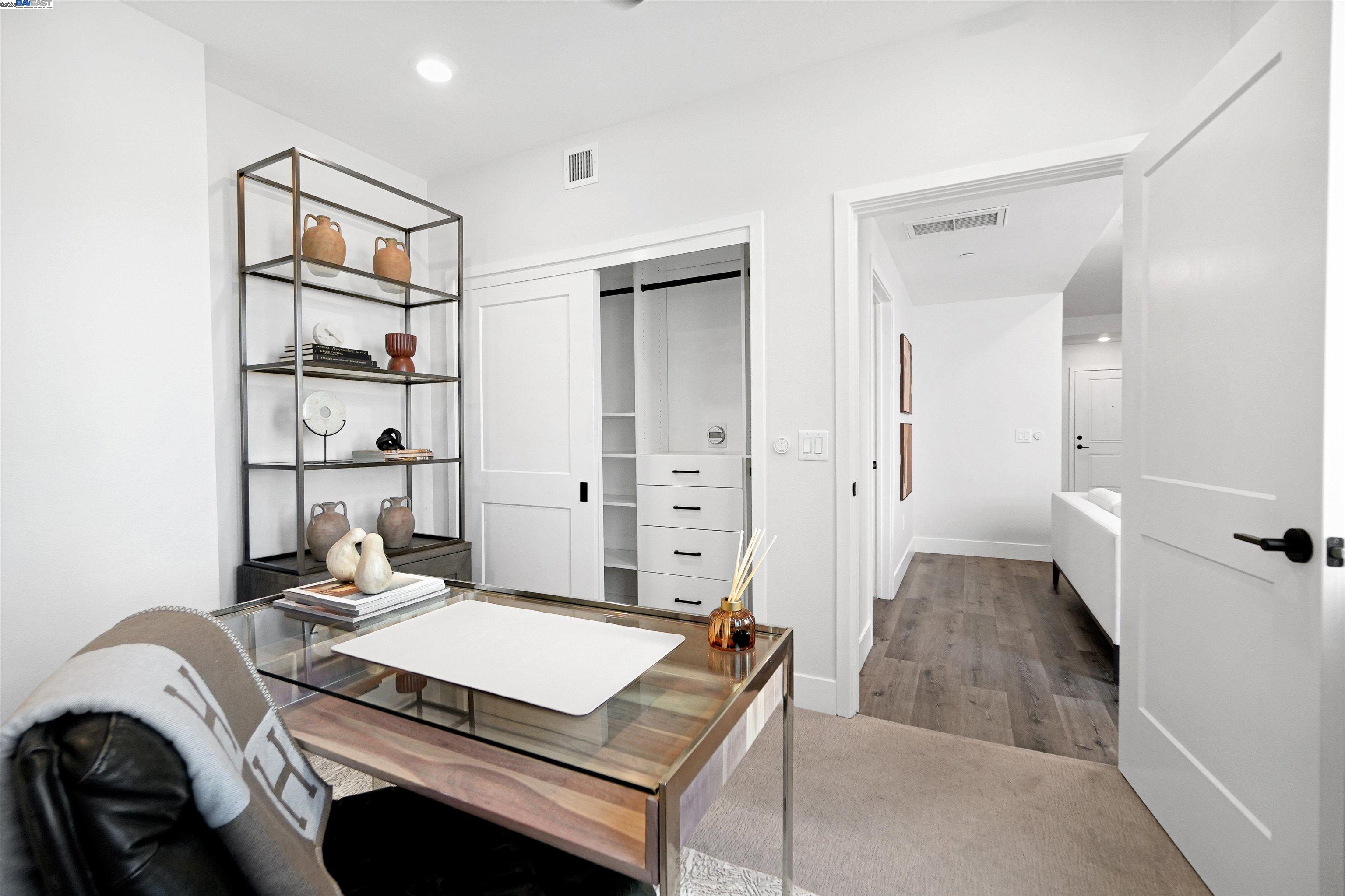 42111 Osgood # 418