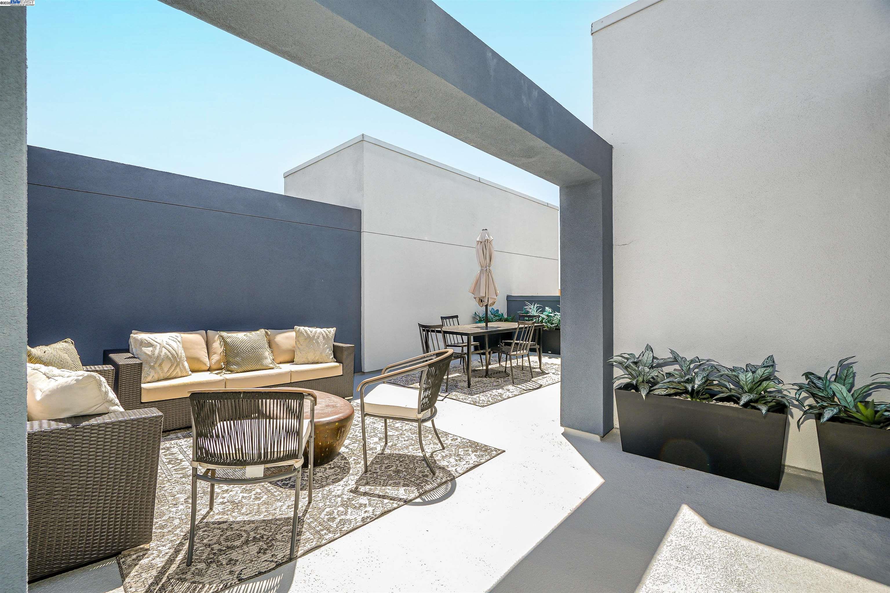 2258 Stanford Street