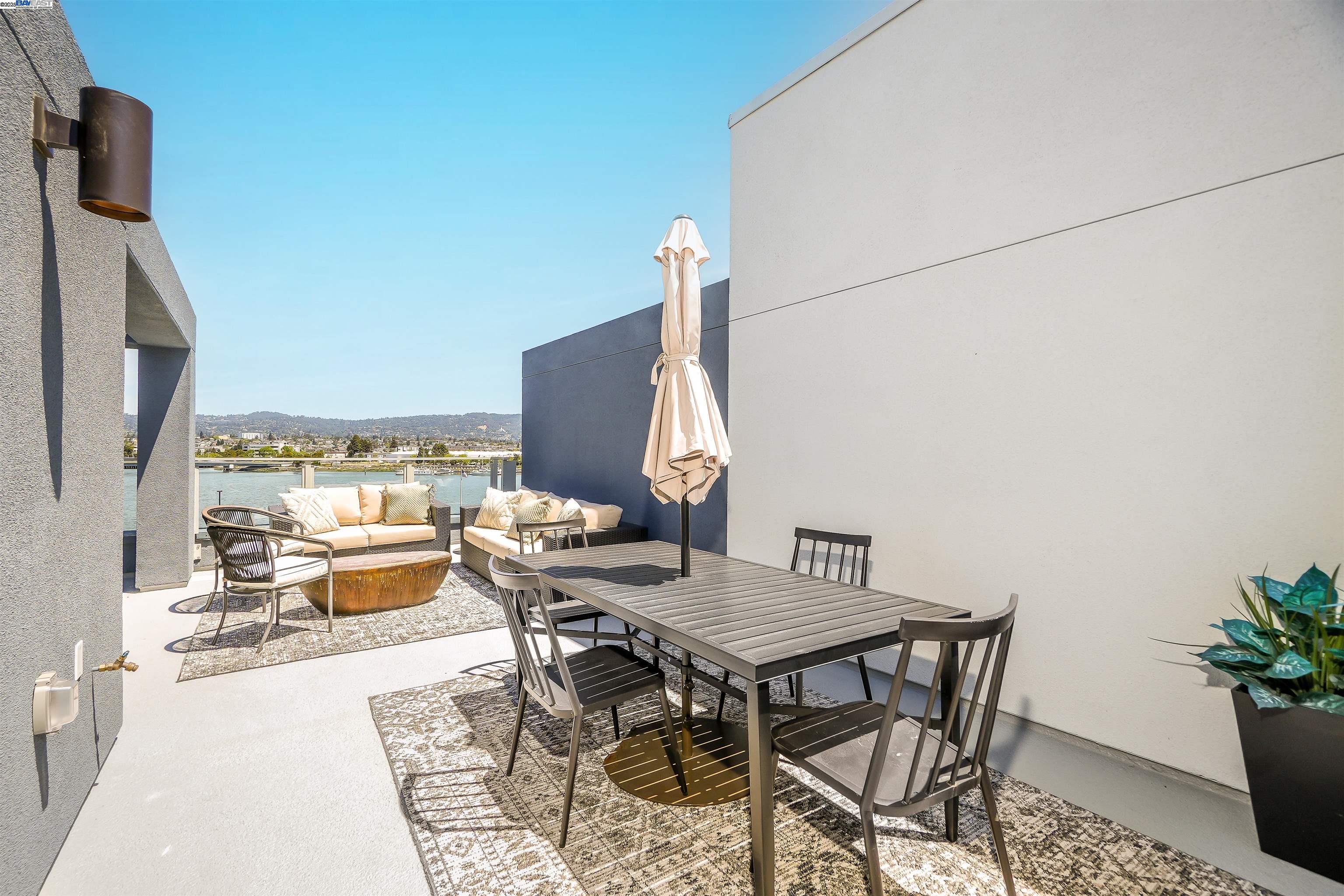 2258 Stanford Street