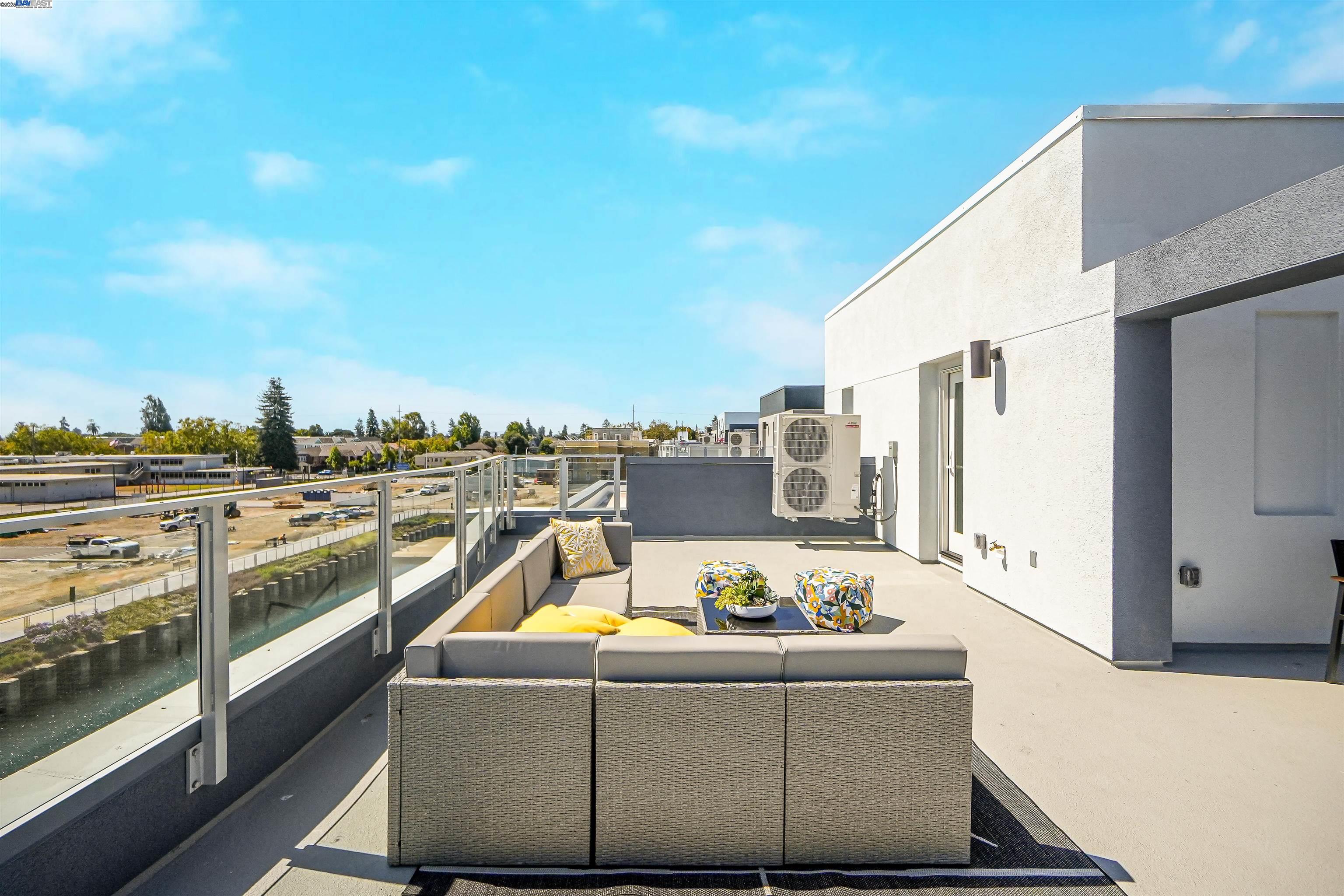 2388 Stanford Street