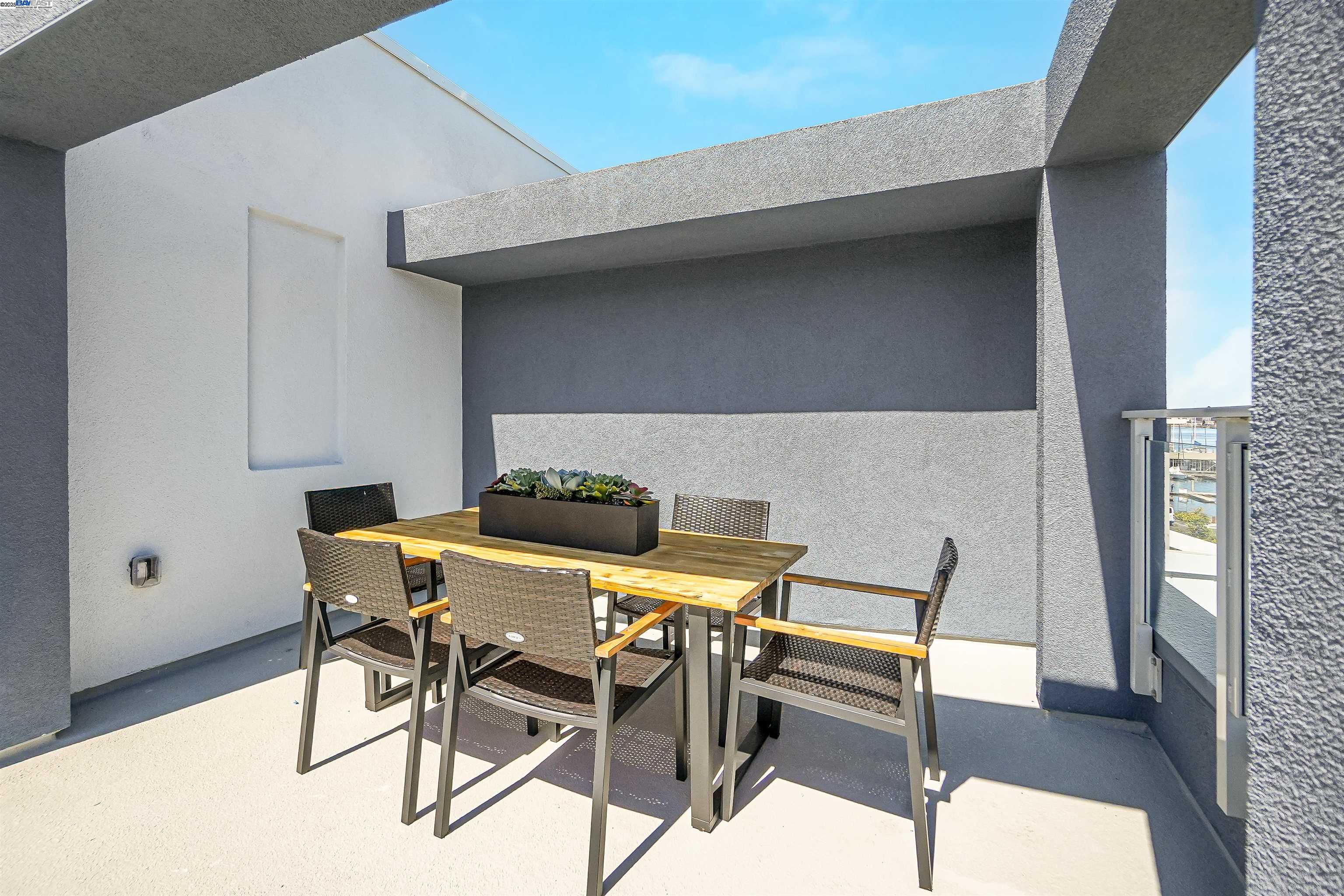 2388 Stanford Street