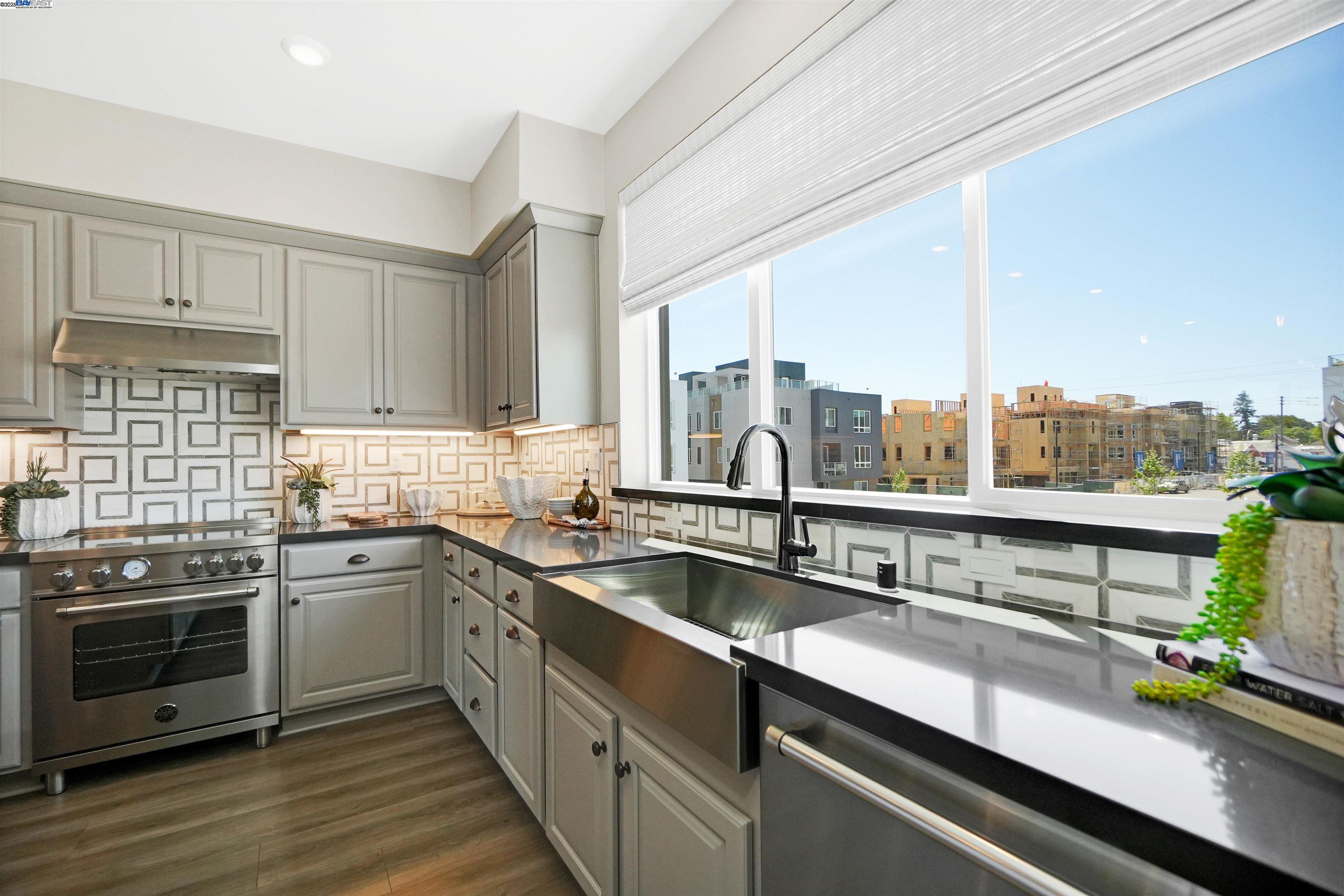 2256 Stanford Street