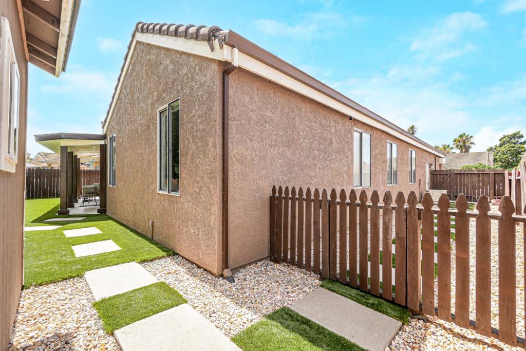 118 Edmeades Court